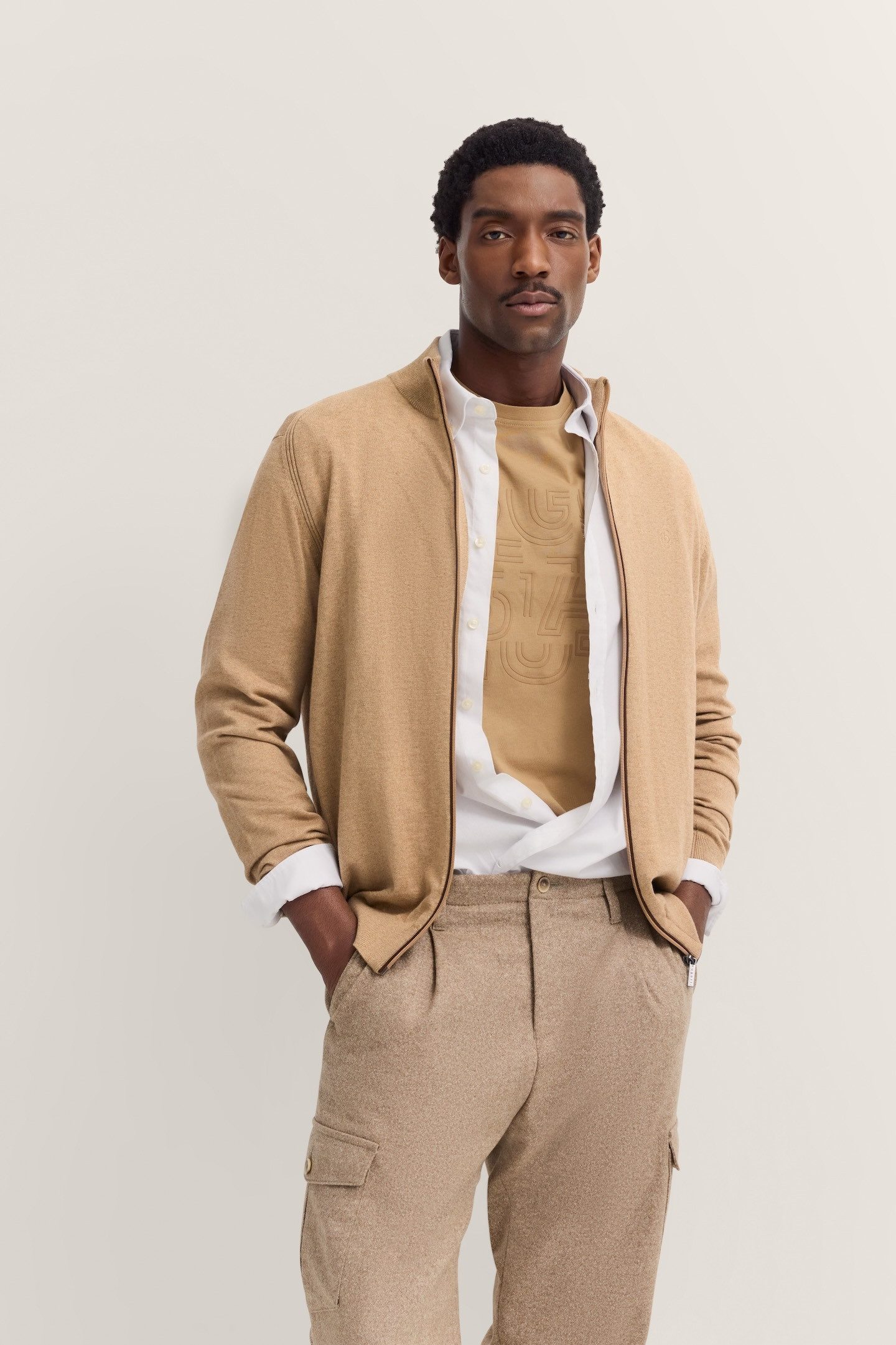 bugatti Strickjacke Regular Fit mit Reißverschluss und Stehkragen günstig online kaufen