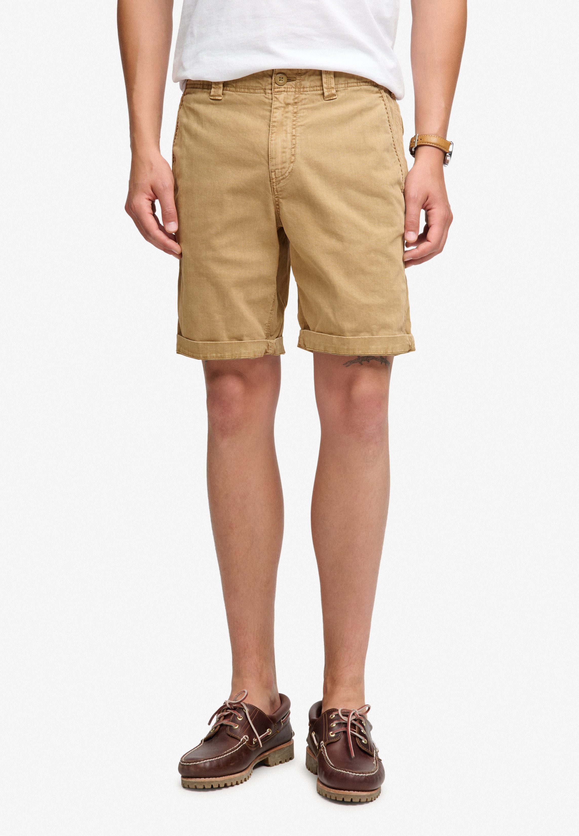 Superdry Chinoshorts UTILITY CHINO SHORT mit Baumwollmischung, Relaxed Fit, knielang, aus Webmaterial