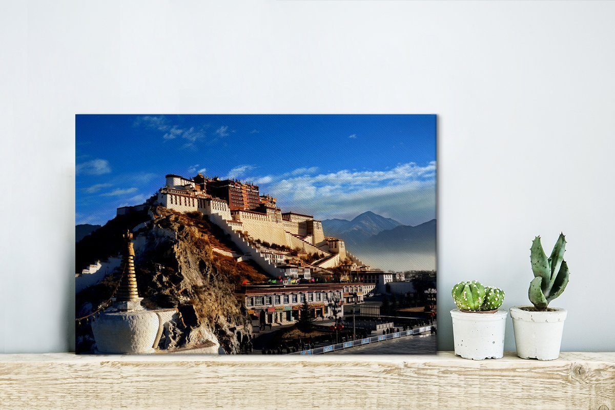 Potala-Palast Wandbild Sonnenlicht Leinwandbild 30x20 Aufhängefertig, St), morgendlichen Der OneMillionCanvasses® Leinwandbilder, Wanddeko, China, im in cm (1