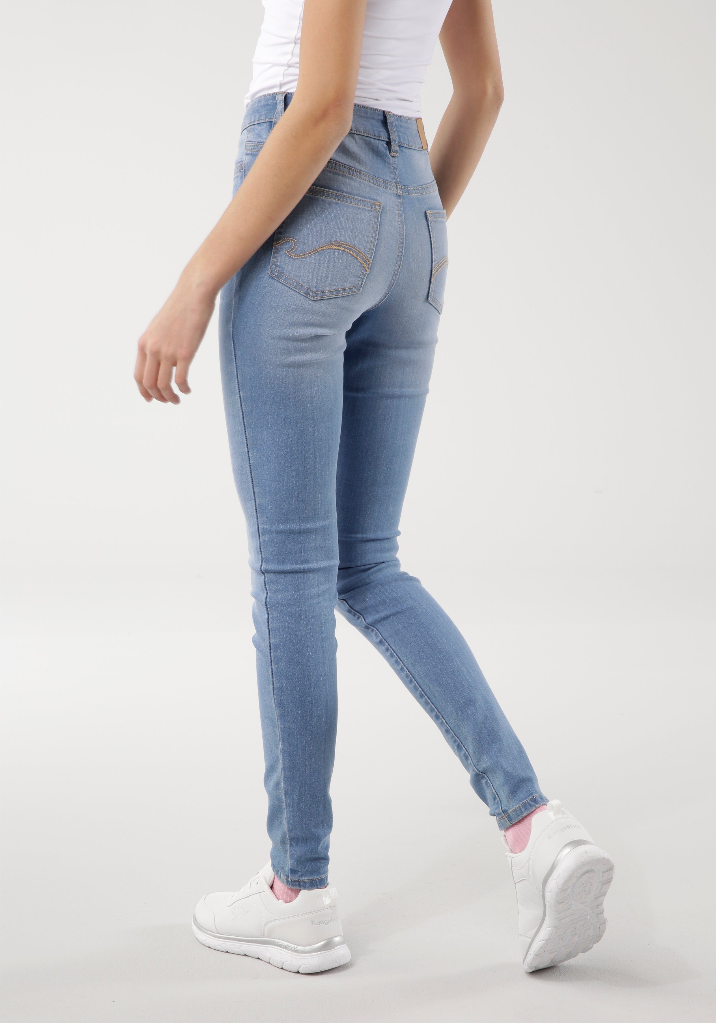 KangaROOS 5-Pocket-Jeans SUPER SKINNY HIGH RISE knöchellang, mit Used-Optik, hohe Leibhöhe