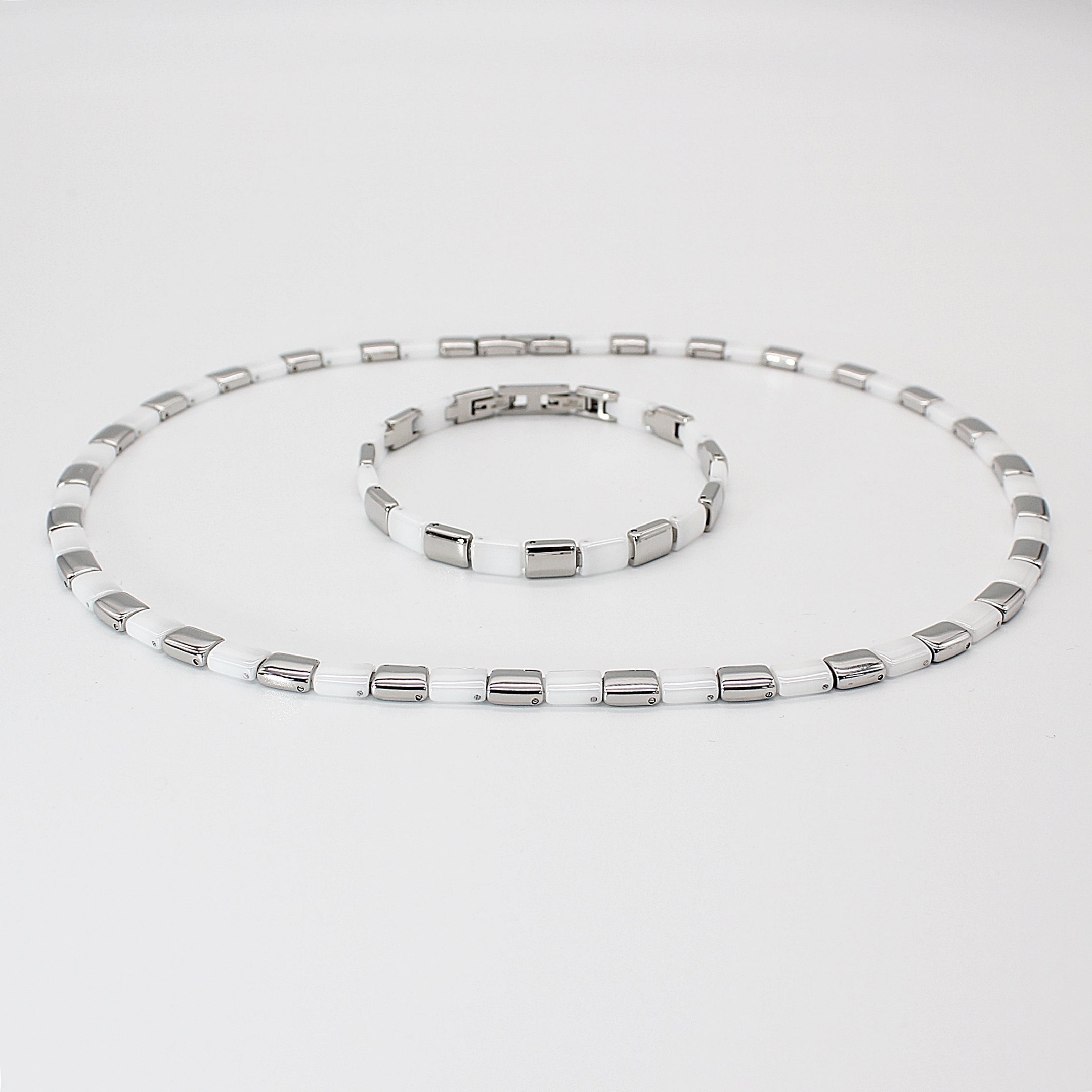ELLAWIL Collier-Set Halskette Armband aus weißer Keramik mit silberfarbenem Edelstahl (Kettenlänge 48,5 cm, Armbandlänge 19 cm, Breite 6 mm), inklusive Geschenkschachtel