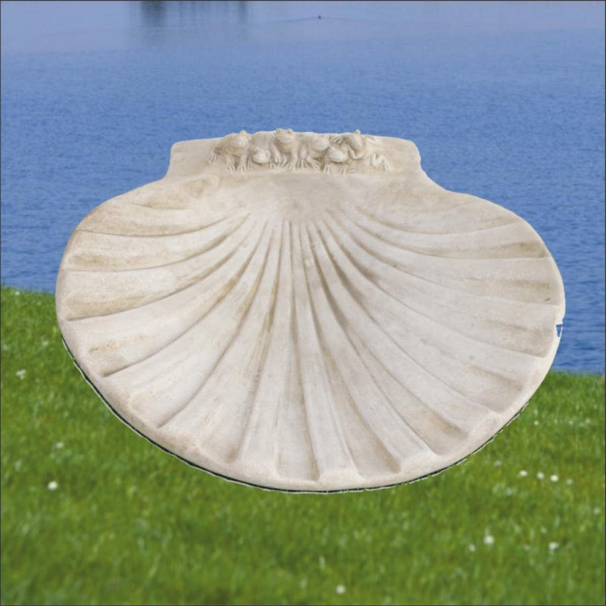 440s Gartenfigur 440s Vogel-Tränke Frösche auf Muschel Antiksteinguss, (Stück)
