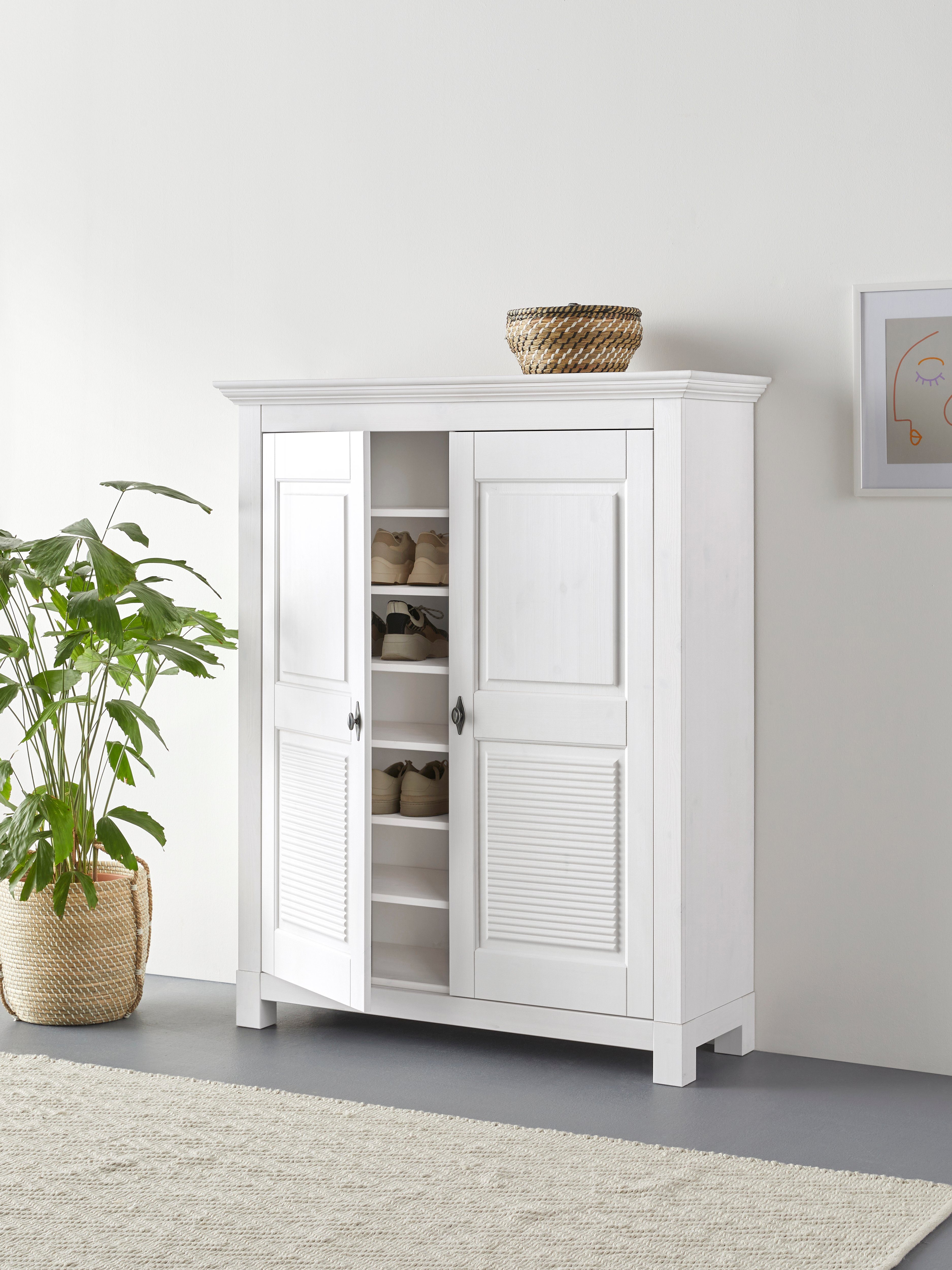 Home affaire Schuhkommode Rauna, aus massiver Kiefer, viel Stauraum