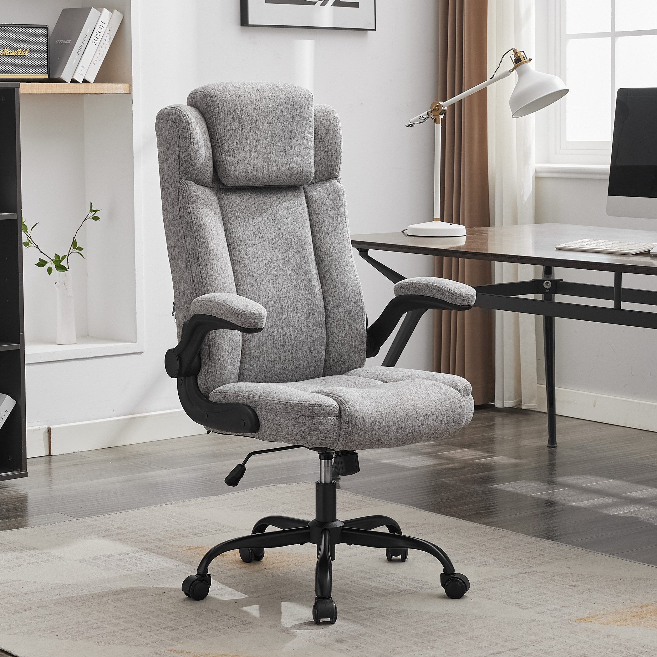 LIYURUI Bürostuhl Ergonomischer 150KG Belastbarkeit Chefsessel Stoff Flip-up Armlehnen, mit Wippfunktion und platzsparenden Armlehnen, grau