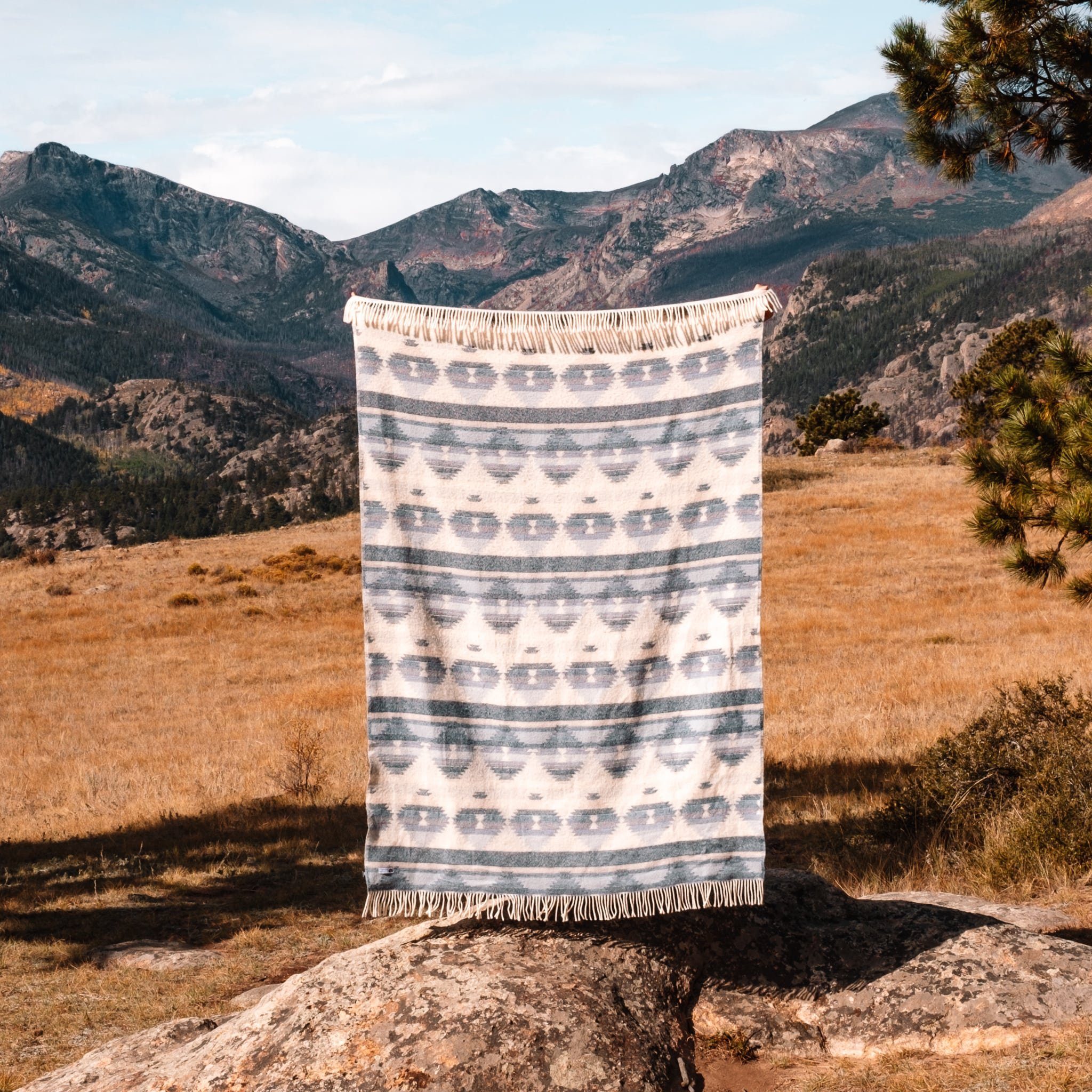 Wolldecke POLAR, Steppenwolle, Nachhaltige Wohndecke 130x200cm, Made in EU aus 100% Schurwolle