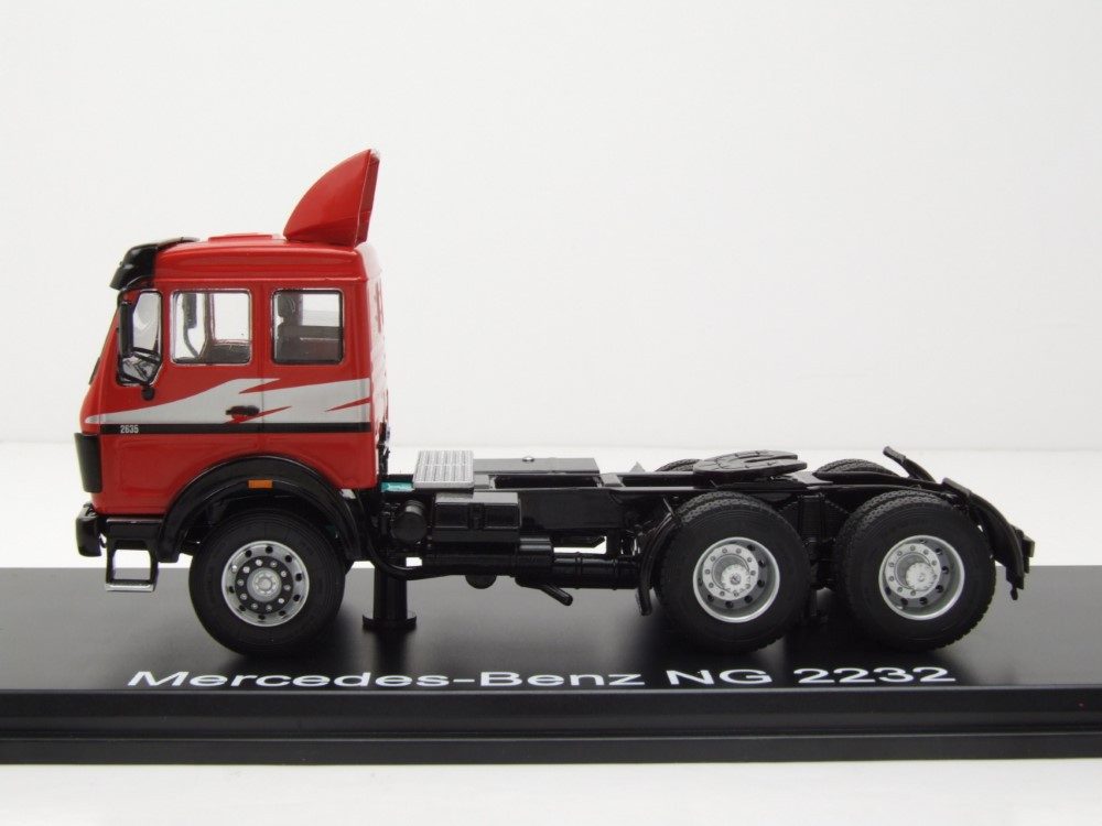 Premium ClassiXXs Modellauto Mercedes NG 2232 Zugmaschine 1980 rot, Maßstab 1:43