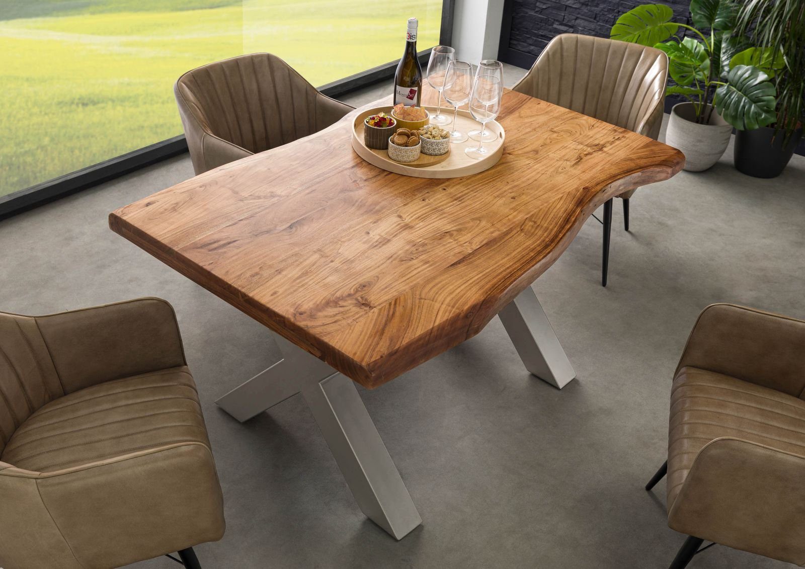 Massivmoebel24 Baumkantentisch FREEFORM (Baumtisch Akazie 160x90x77 günstig online kaufen