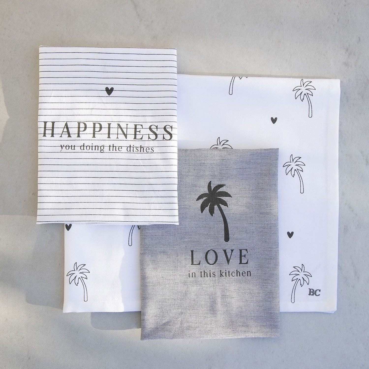 Bastion Collections Geschirrtuch, Farbe: Weiß, Motiv: Love in this kitchen günstig online kaufen