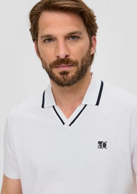s.Oliver Kurzarmshirt Poloshirt aus Baumwollmix mit Logo-Detail Rippblende