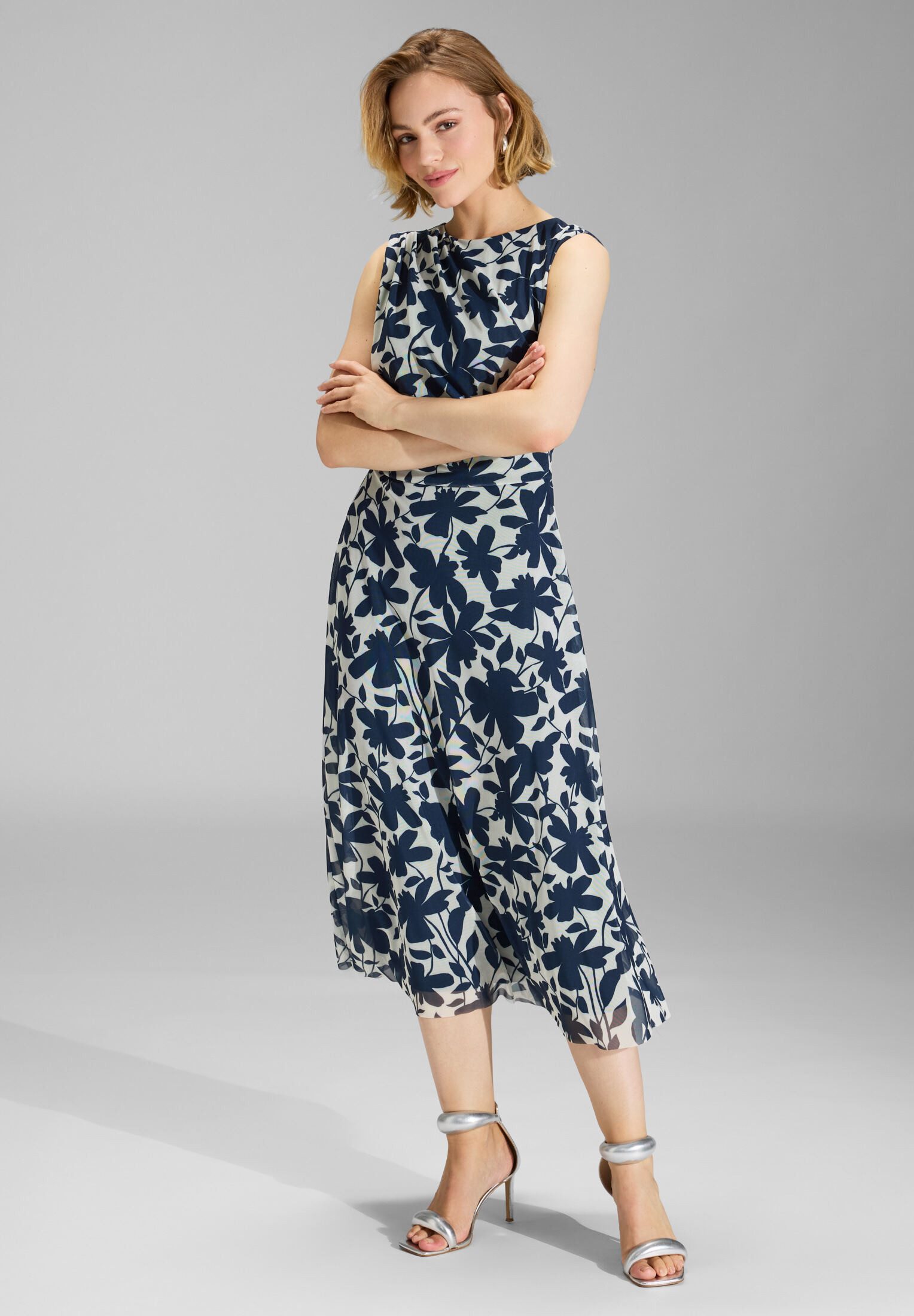 SWING Cocktailkleid - Midi Kleid aus weichem Mesh Taillierter Schnitt mit ausgestelltem Rockteil