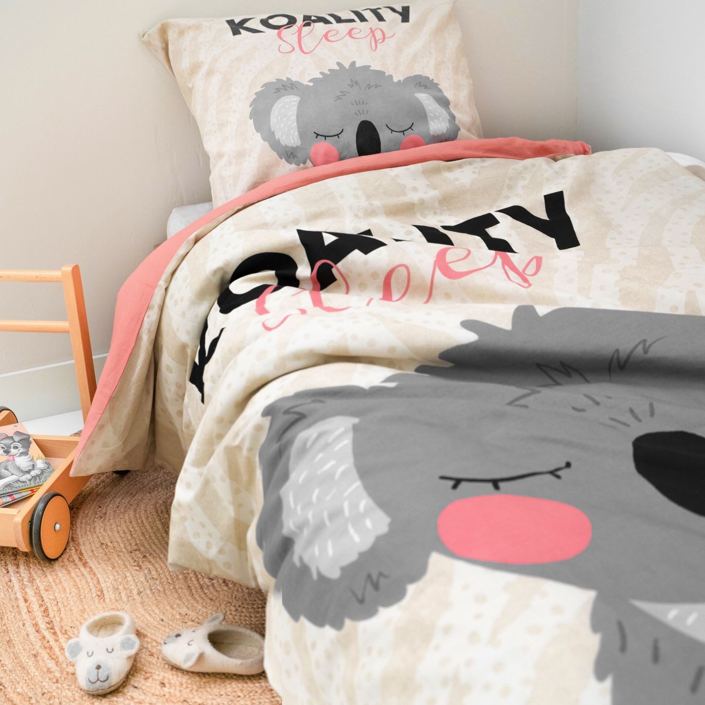 Little Monster Kinderbettwäsche Renforcé Bettwäsche 135x200 cm Koality Sleep Sand, Renforcé, 2 teilig, Koala Kuschelbettwäsche Geschenke für Kinder Mädchen sale – Bild 5 von 5