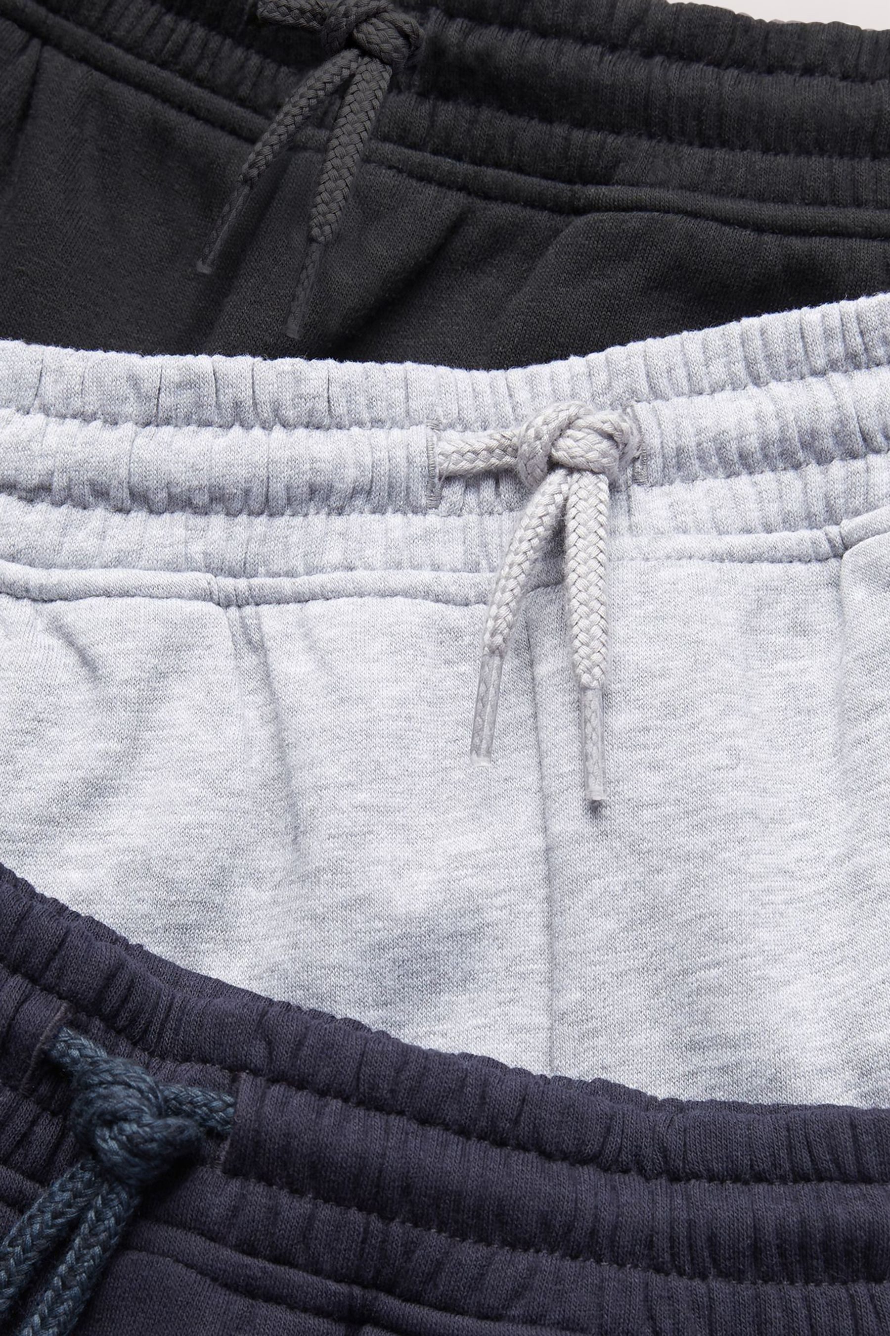 Next Jogginghose Slim-Fit-Jogginghosen (3-16 Jahre), 3er-Pack (3-tlg) – Bild 2 von 5