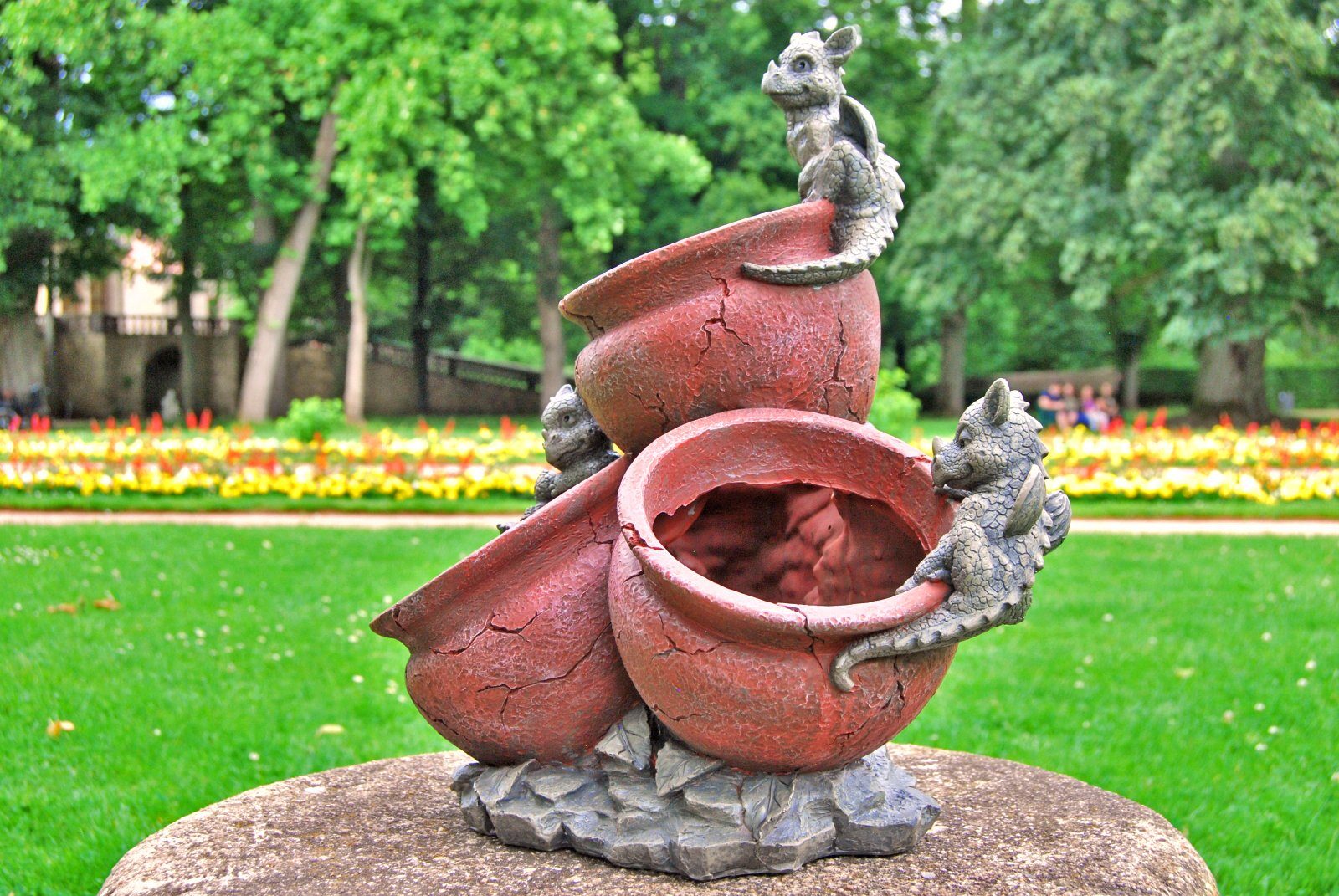 MystiCalls Gartenfigur Gartendrachen - Blumentopf auf Gartenfigur Drachen Modell - 3