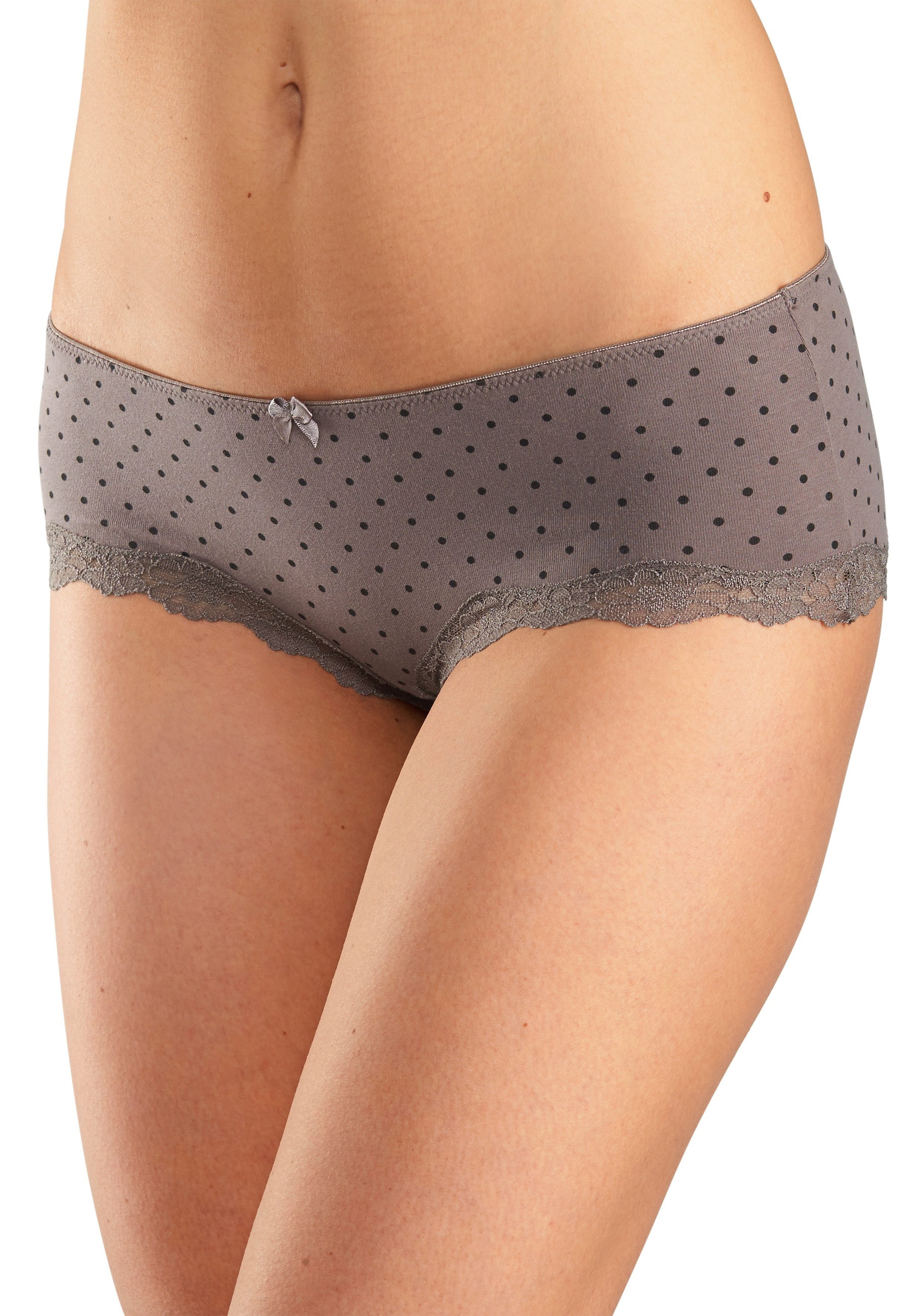 LASCANA Panty (3er-Pack) aus elastischer Baumwolle mit zarter Spitze