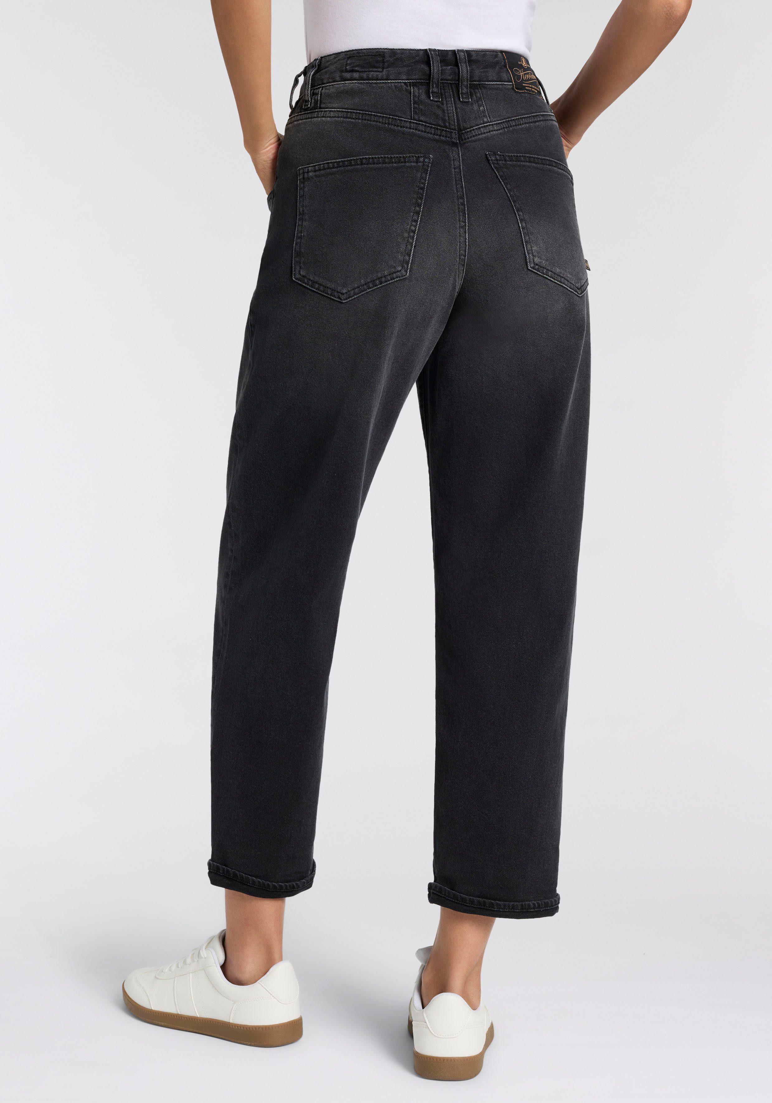 Herrlicher 5-Pocket-Jeans Brooke Denim Black im Loose Fit, Abnäher am Bund