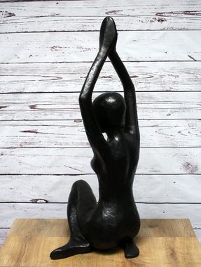 Bronzeskulpturen Skulptur Bronzefigur erotisch sitzender Frauenakt modern