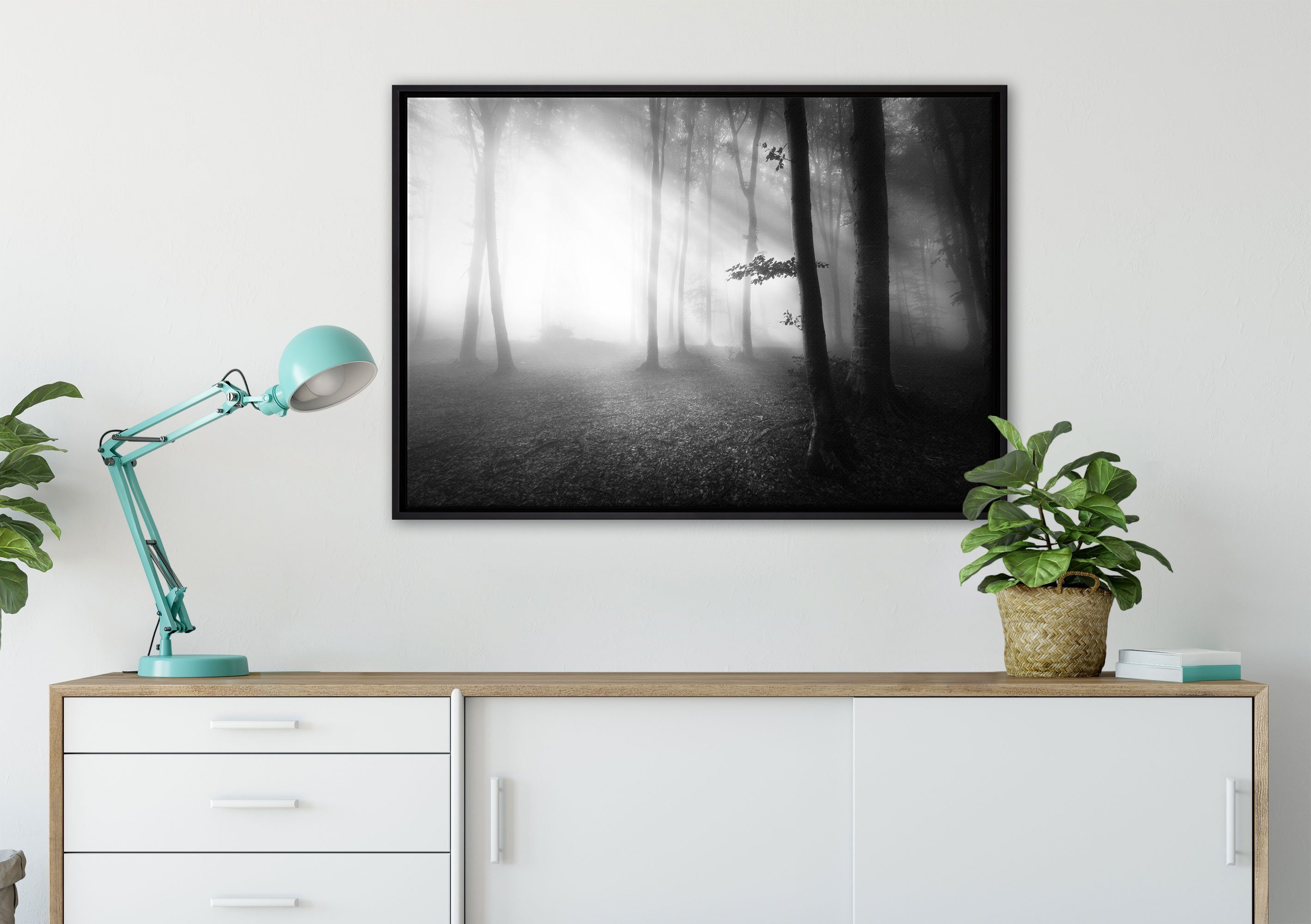 gefasst, in Pixxprint Zackenaufhänger Wald bespannt, Leinwandbild einem Nebel, St), fertig inkl. Schattenfugen-Bilderrahmen Leinwandbild (1 Düsterer im Wanddekoration