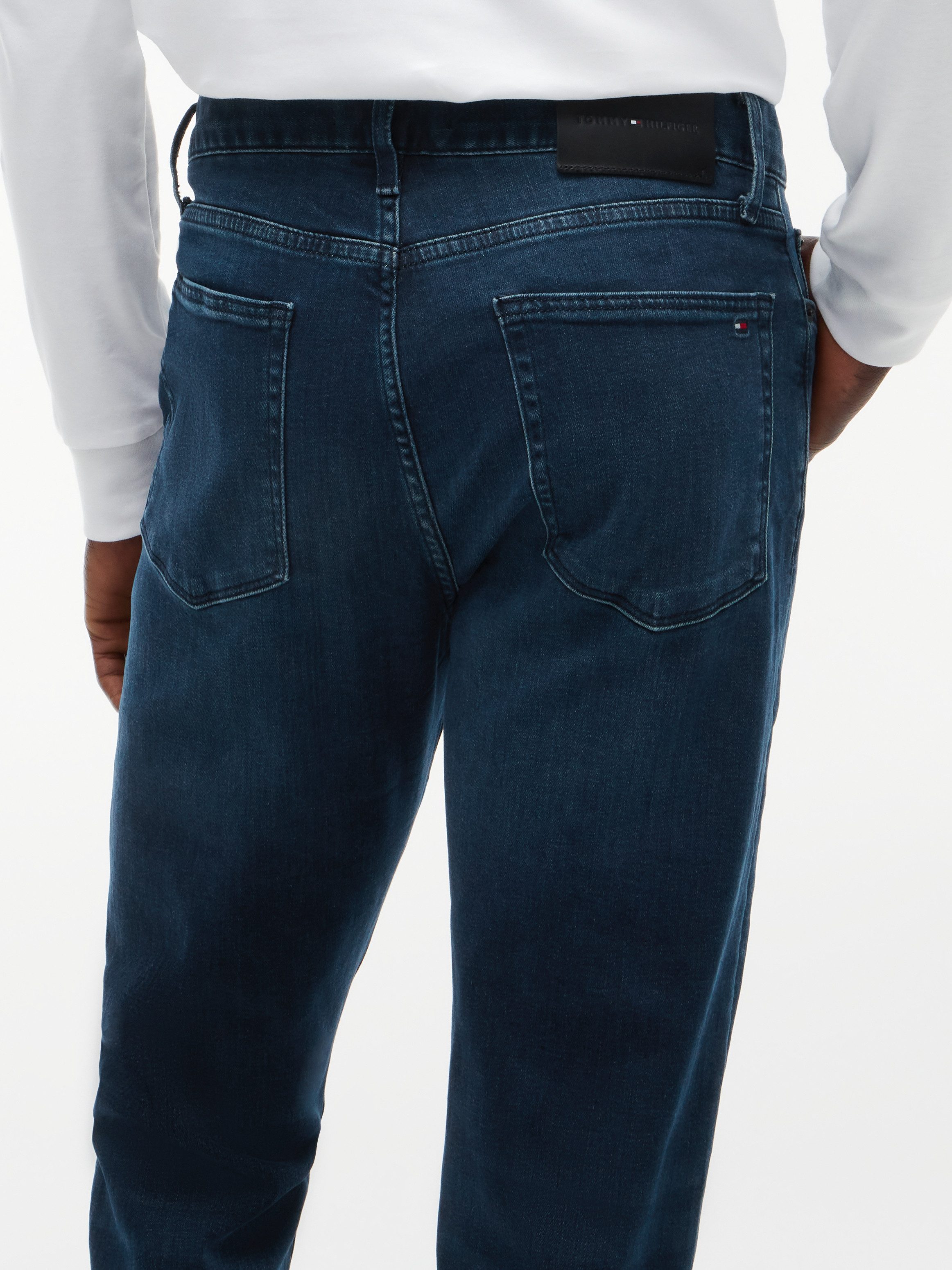 Tommy Hilfiger Slim-fit-Jeans CORE BLEECKER mit dezenter Waschung