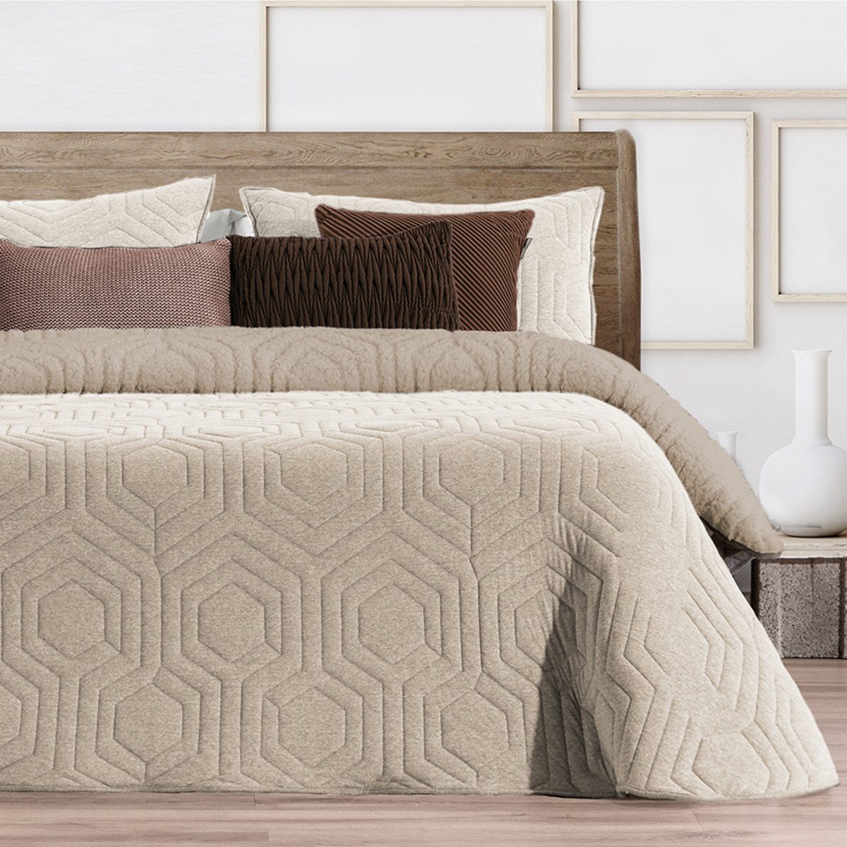 Überwurf Warme Decke 240x260cm inkl. 2 Kissenbezüge, Manterol, inkl. 2 x Kissenbezüge 50x70cm, hergestellt in Spanien