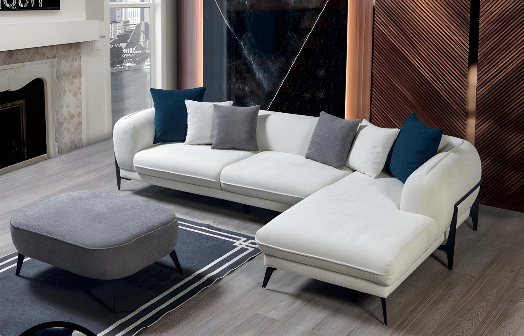 Ecksofa Weißes L-förmiges Sofa mit Edelstahlfüßen und Kissen