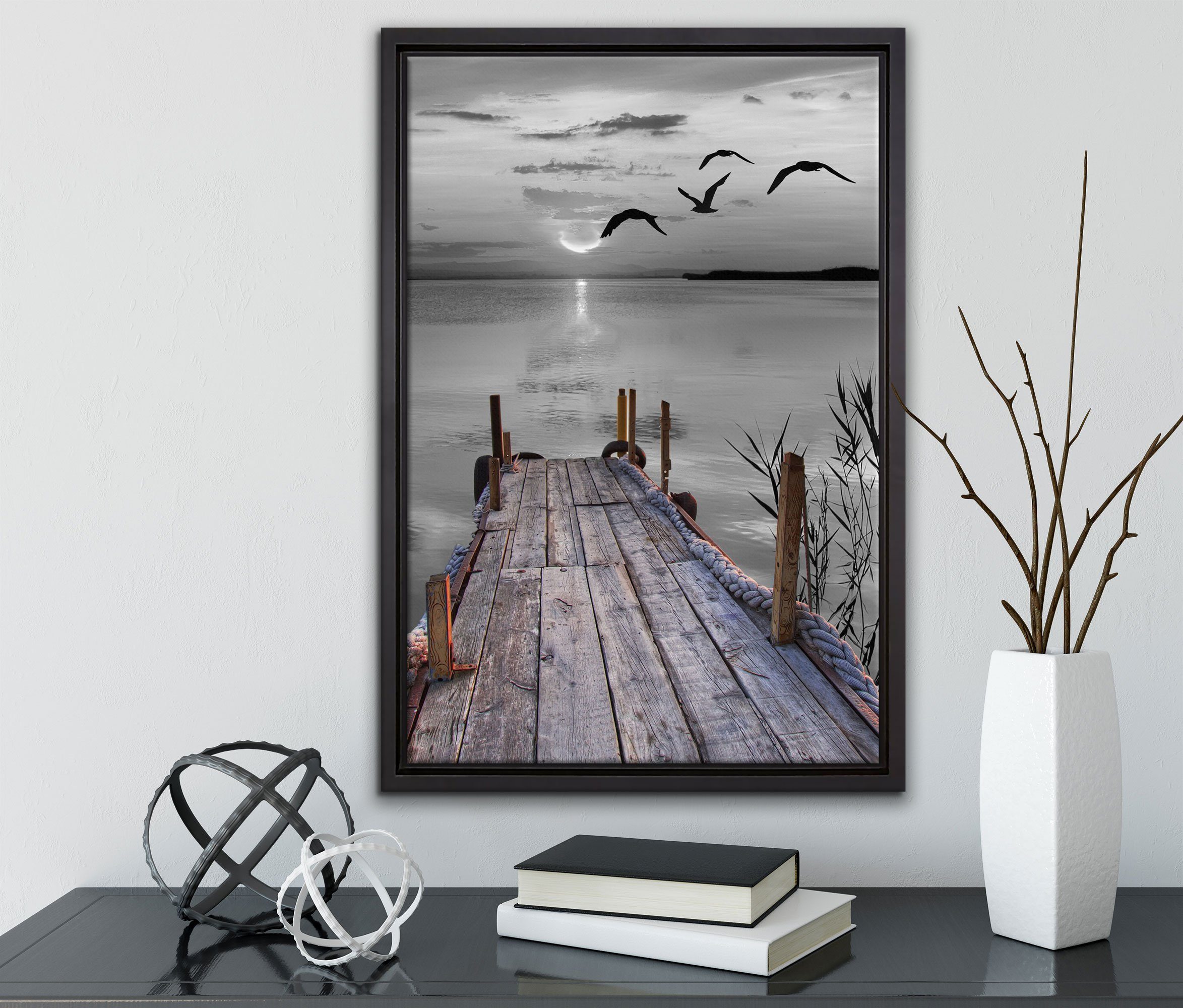 Pixxprint Leinwandbild gefasst, Zackenaufhänger St), Leinwandbild Steg fertig Vögeln, mit in Wanddekoration inkl. einem Schattenfugen-Bilderrahmen bespannt, schöner (1