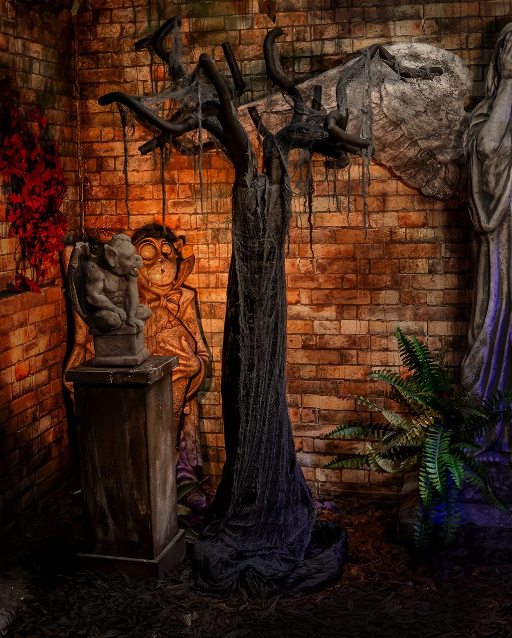 Horror-Shop Dekoobjekt Unheimlicher Halloween Geisterbaum als Deko 260 cm – Bild 2 von 2