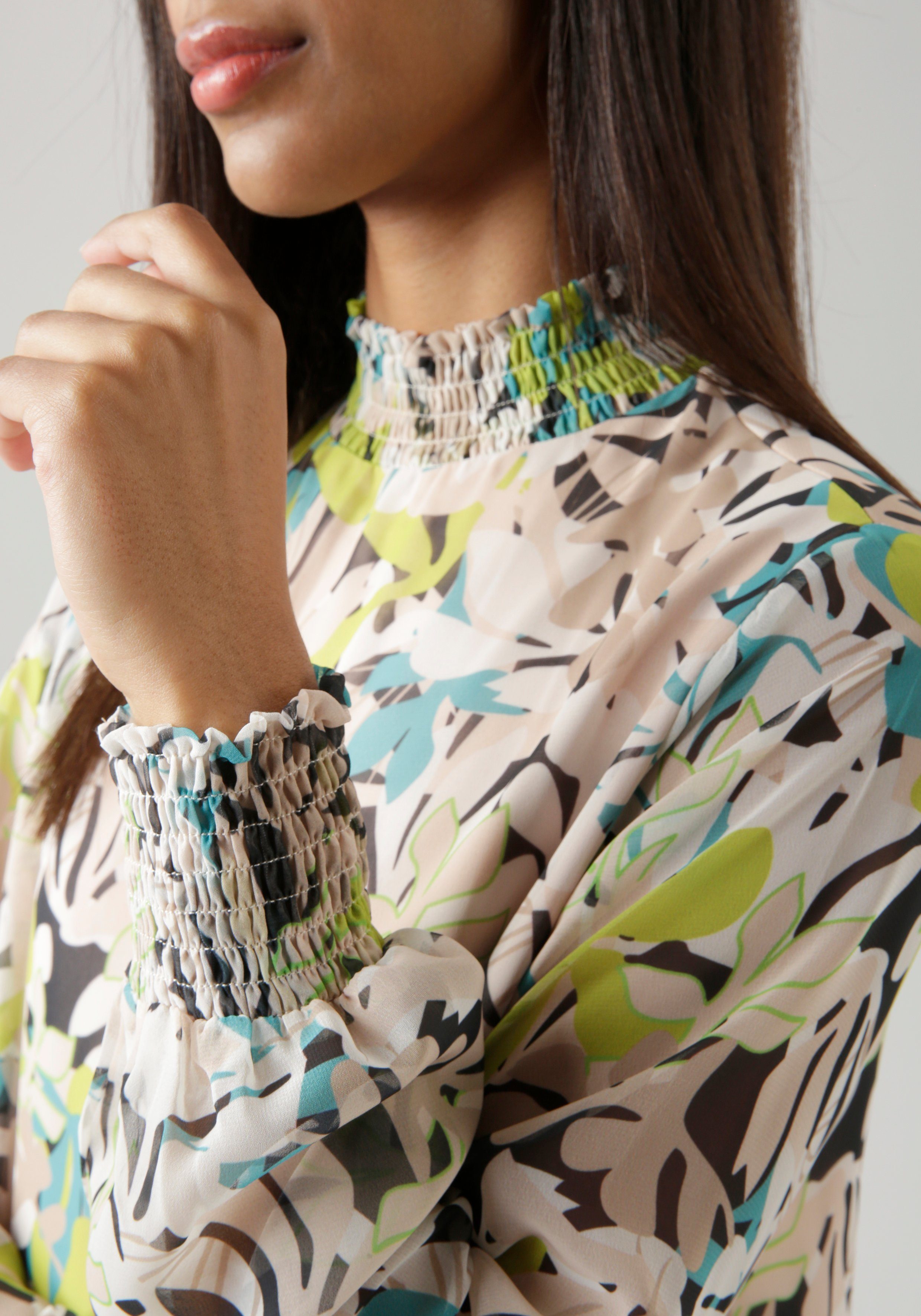 Aniston SELECTED Chiffonbluse mit Blätterdruck und Smokbündchen