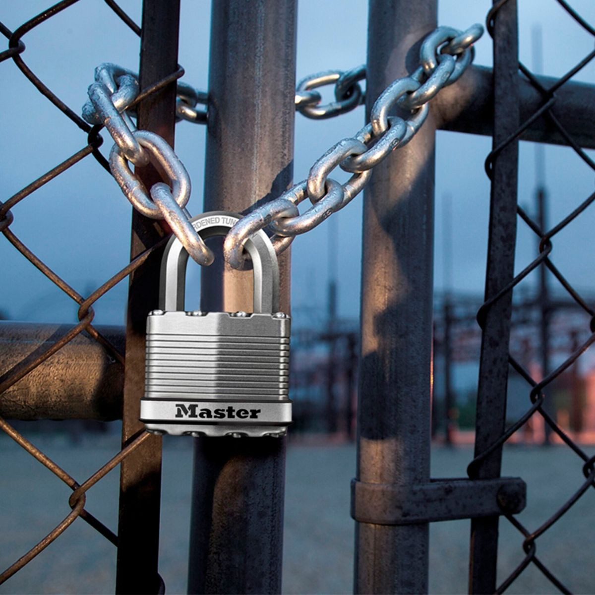 Master Lock Vorhängeschloss mit Sicherheitsklasse 9 M5EURDCC Diebstahlalarm