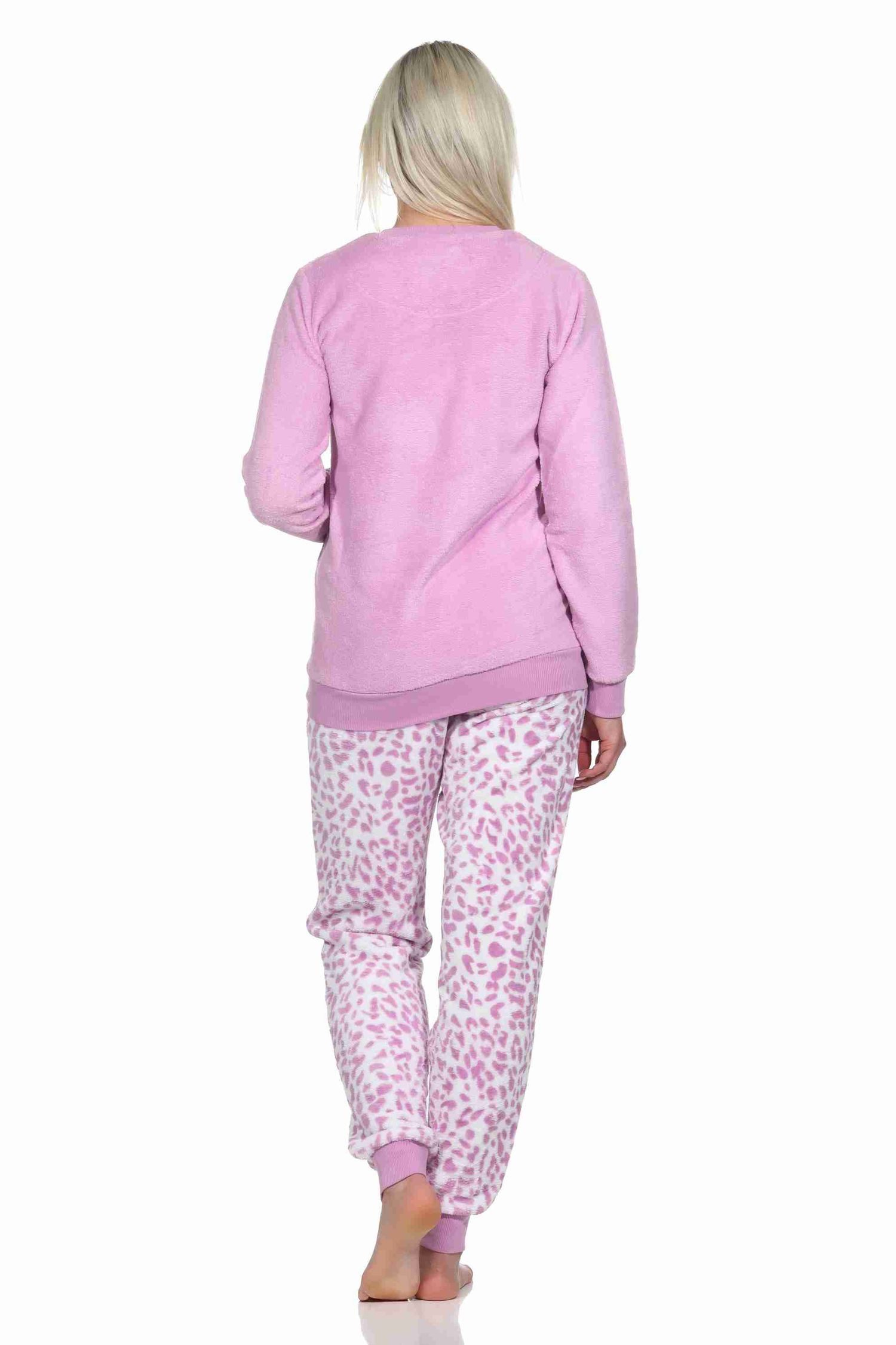 Normann Pyjama Damen langarm Schlafanzug mit Bündchen aus Coralfleece im Animal Look – Bild 3 von 4
