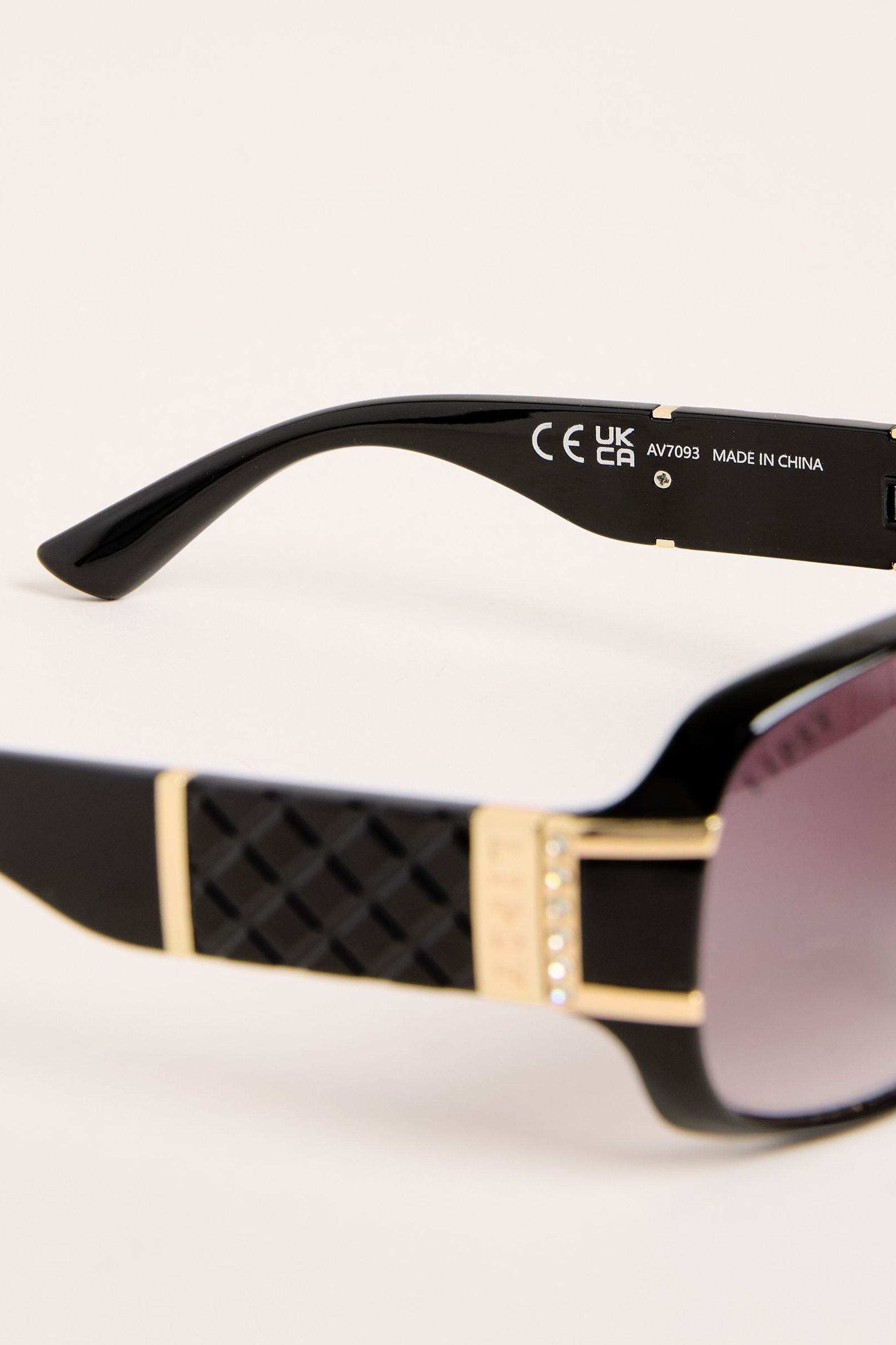 LIPSY Sonnenbrille Lipsy gewölbte Sonnenbrille (1-St) günstig online kaufen