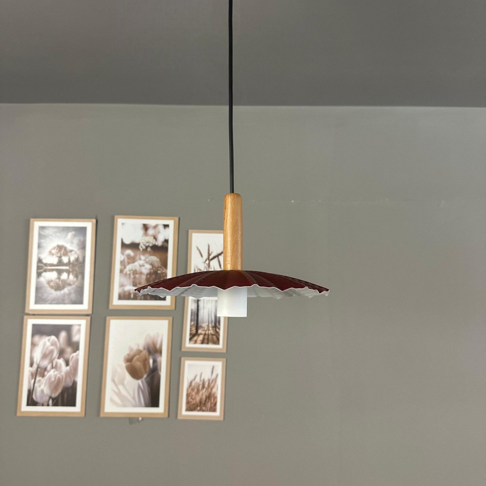 Burgenderrot-Dünn Holz