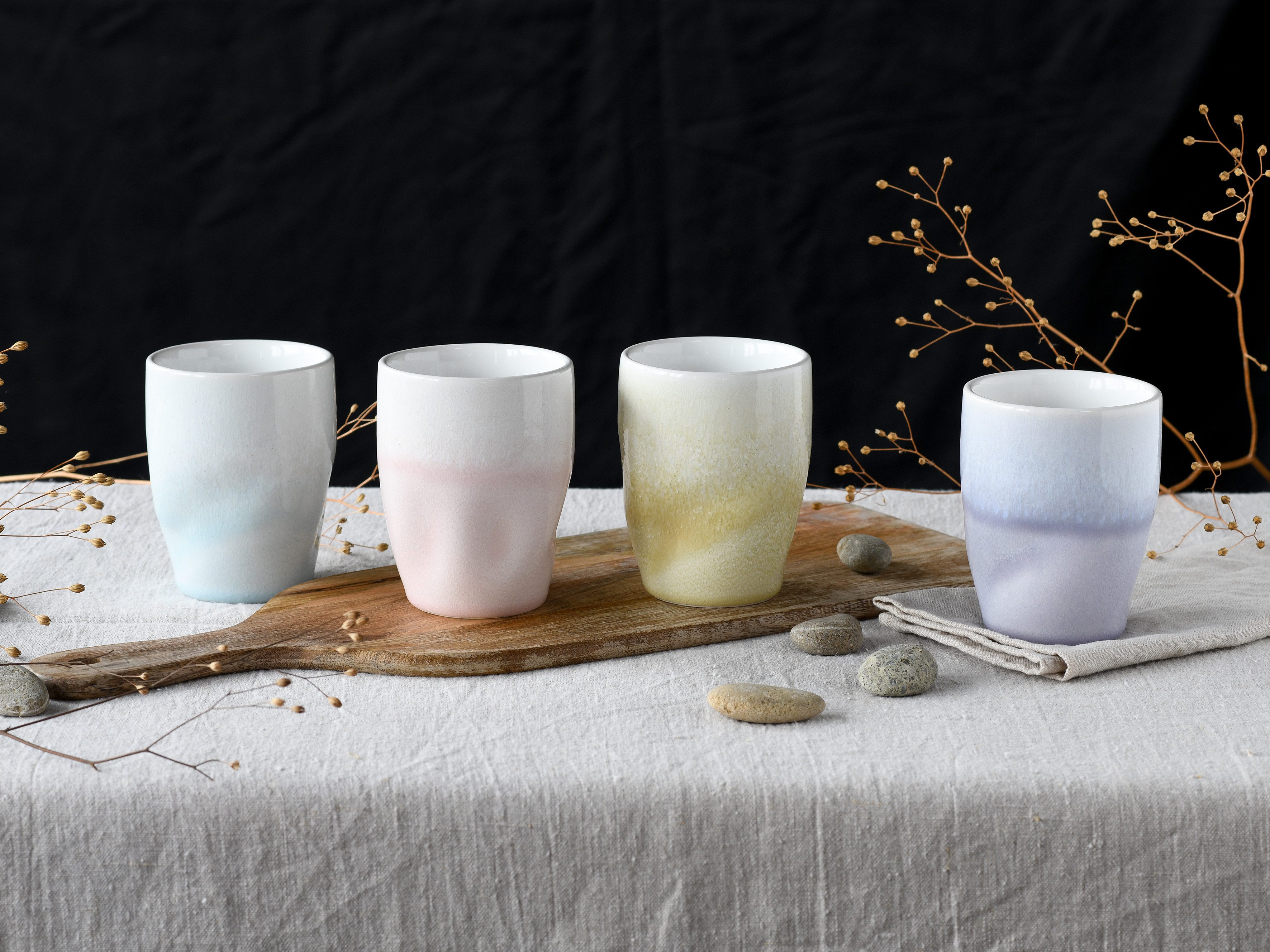 CreaTable Becher Squeezy Maytime, Kaffeebecher 4-tlg, 4-tlg., Steinzeug, Einzigartige Optik, Reaktivglasur