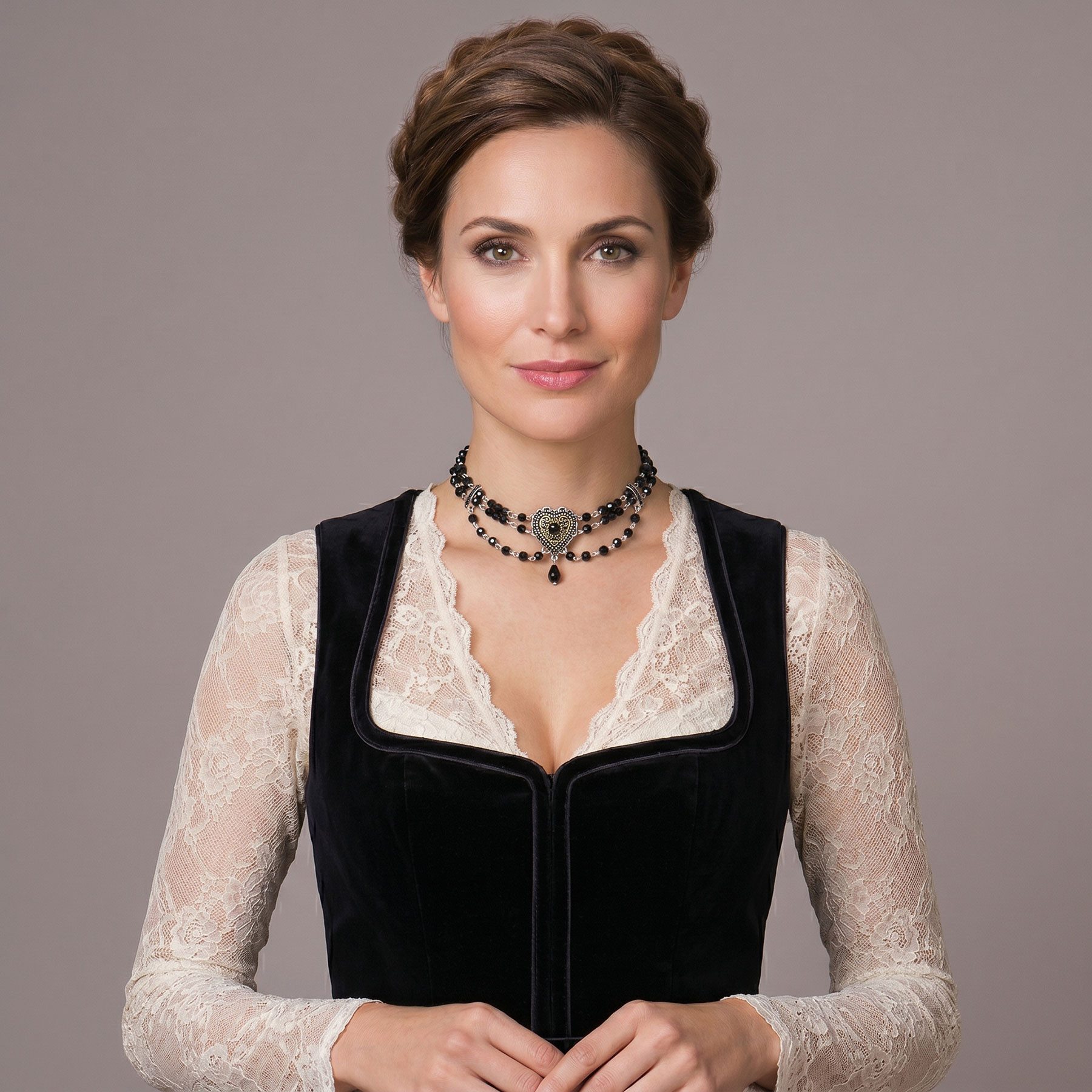 Alpenflüstern Collier Trachten-Perlen-Kropfkette Trachtenherz (schwarz), - elegante Trachtenkette - nostalgischer Damen-Trachtenschmuck, Dirndl – Bild 2 von 4
