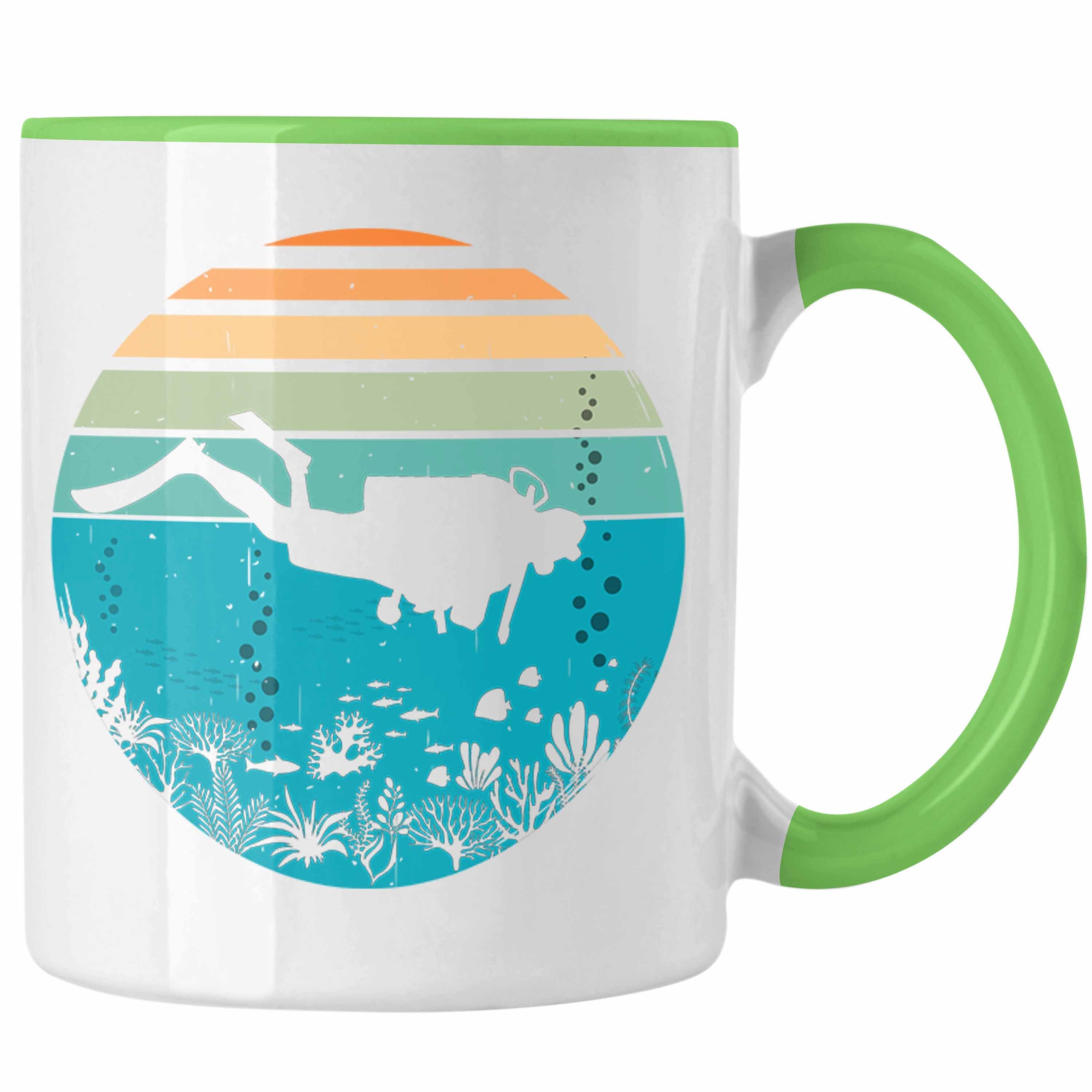 Trendation Tasse Trendation - Taucher Grafik Tasse Geschenk für Tauchlehrer Geschenkidee Lustig Tauchen Tauchsport Tiefsee Grün