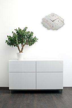 Kreative Feder Wanduhr Design-Wanduhr aus Stein (Beton) „Marmor-Optik weiß“ (Funk- oder Quarzuhrwerk; ohne Ticken; elegant, außergewöhnlich, modern)