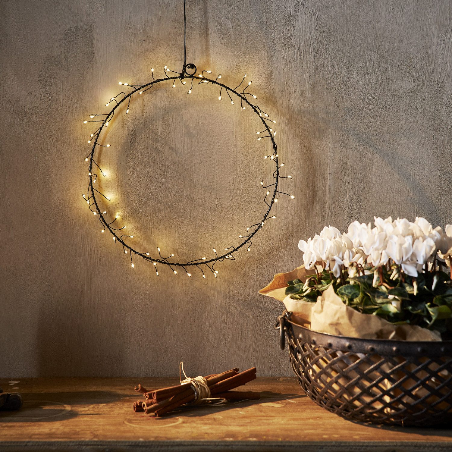 MARELIDA Dekokranz LED Kranz Draht Türkranz Wandkranz Leuchtkranz 80LED D: 30cm Batterie