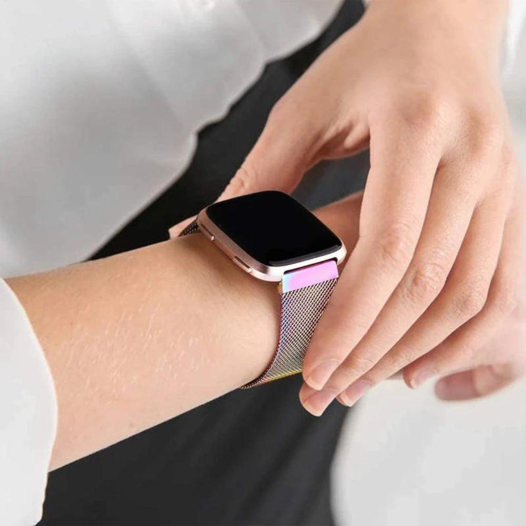 Magnetisches Design, Schwarz Uhrenarmband Atmungaktiv, Milanese, verstellbar zeitloses 2 SmartUP Edelstahl Armband Für stufenlos Fitbit Versa