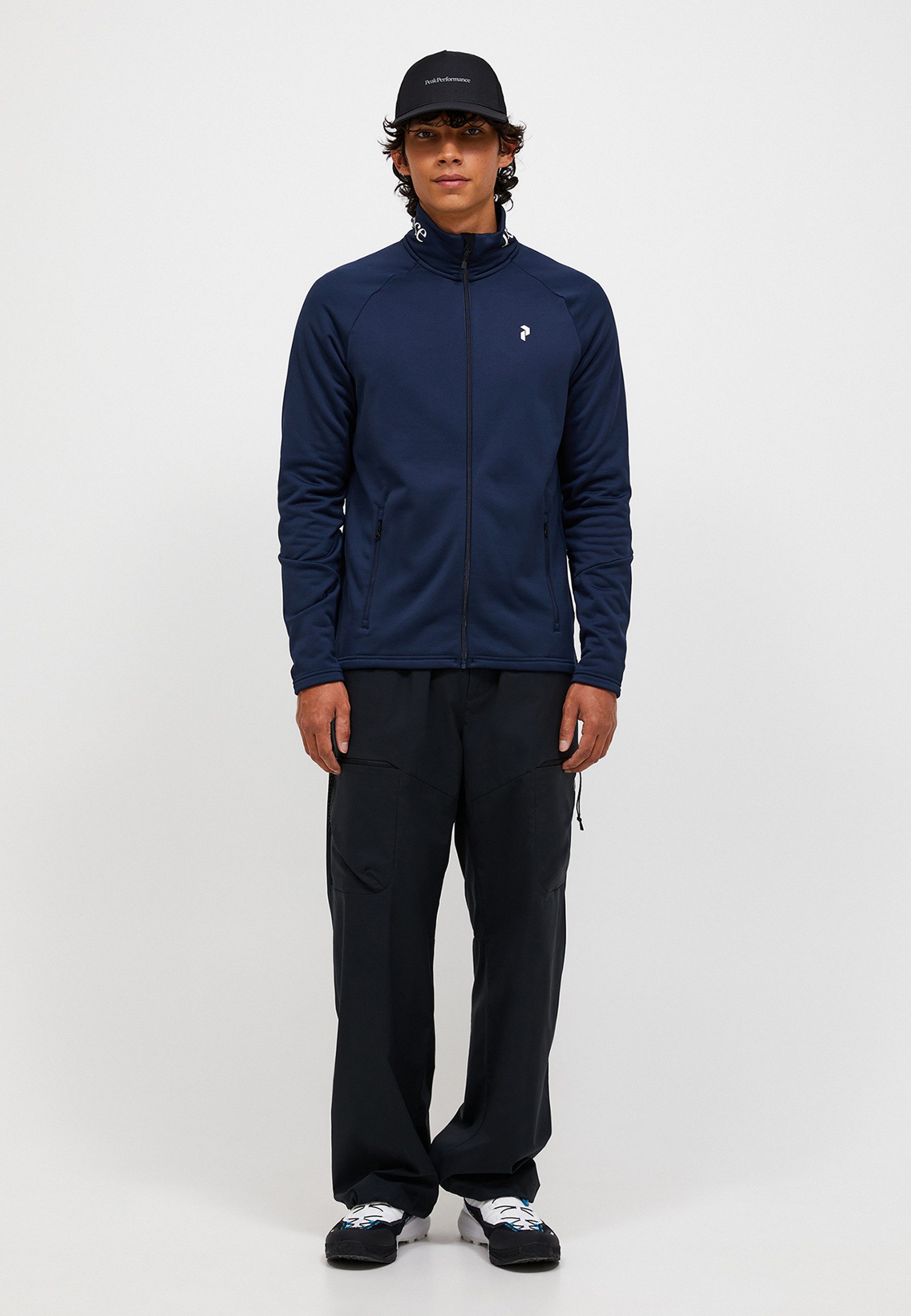 Peak Performance Fleecejacke M Rider Essentials Midlayer Zip Jacket mit sportivem Design