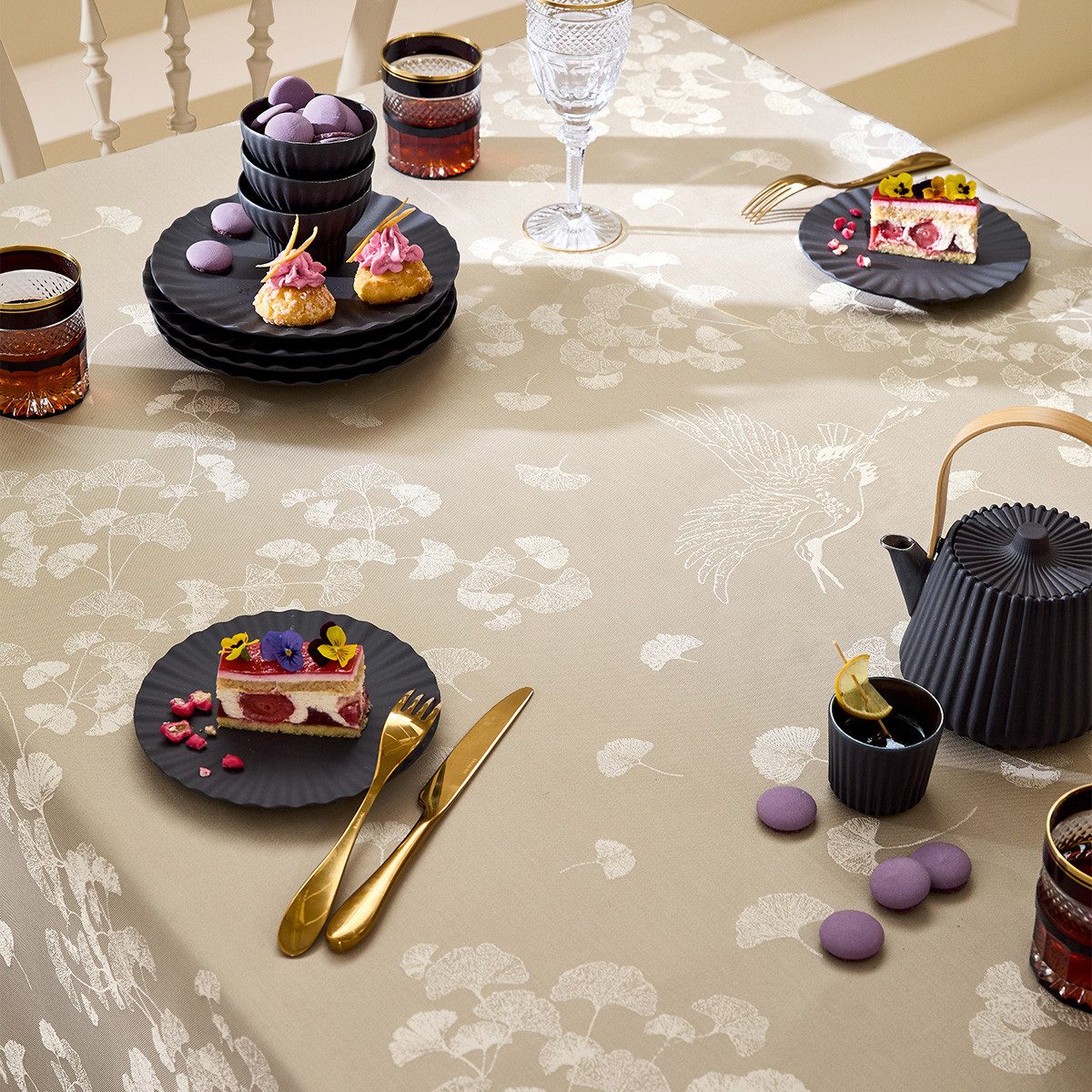 Garnier Thiebaut Tischdecke Garnier-Thiebaut Tischwäschekollektion Mille Ginkos, jacquard-gewebt