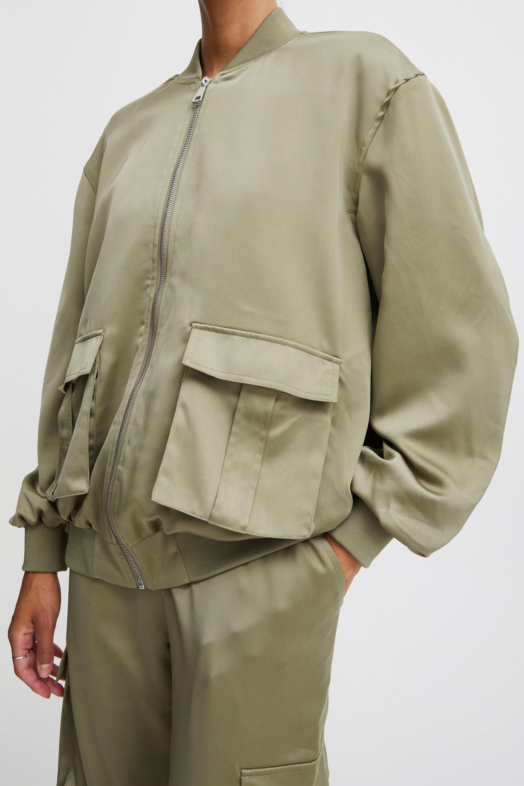 b.young Blusenjacke BYESTO BOMBER JACKET - SATEEN