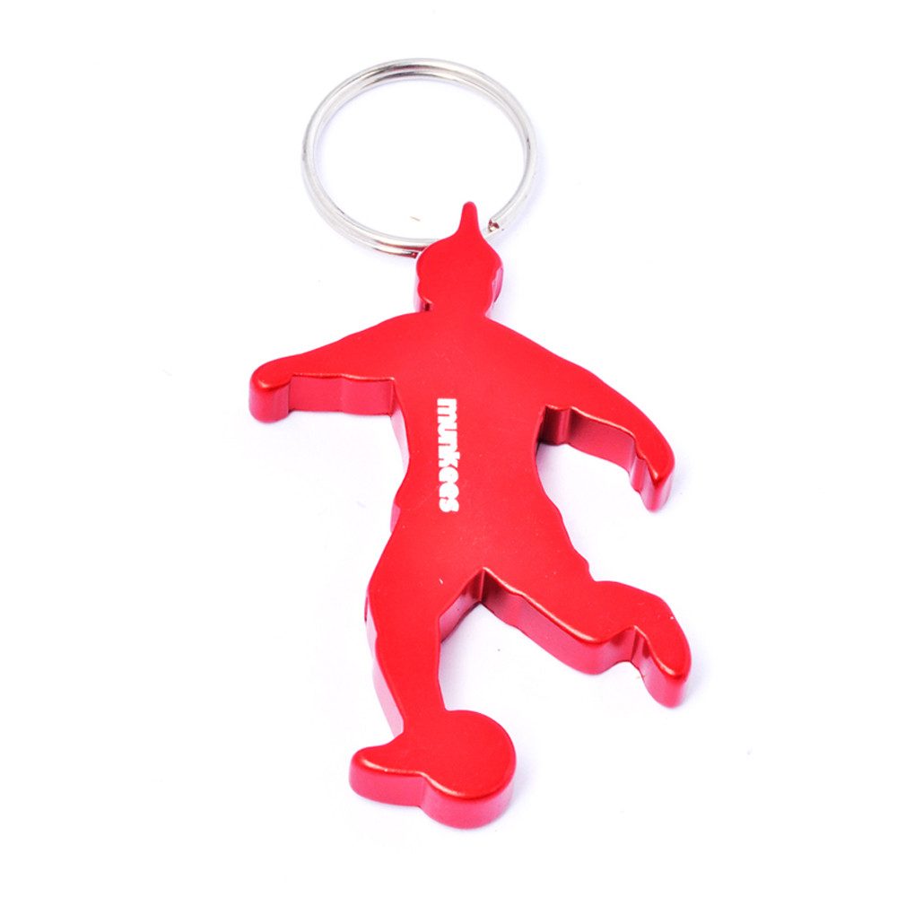 Munkees Flaschenöffner Fußballer-Anhänger Schlüsselanhänger aus eloxiertem Aluminium Rot (Packung, 1-tlg), Ultraleicht, robust & mit integriertem Flaschenöffner