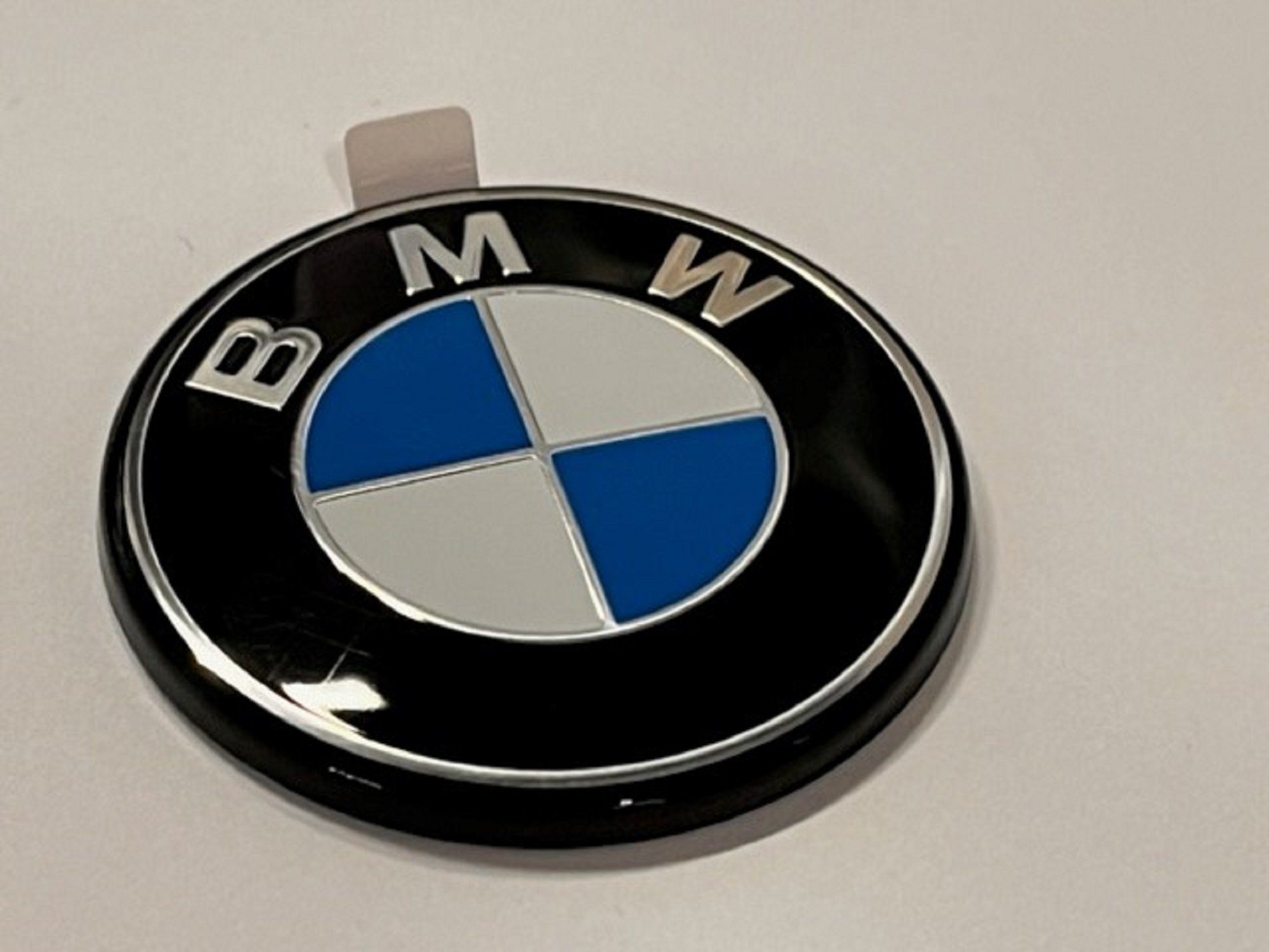 BMW Motorhalterung BMW Motorrad Emblem Plakette Gepäckbrücke 45mm  31427708518 (1-St)