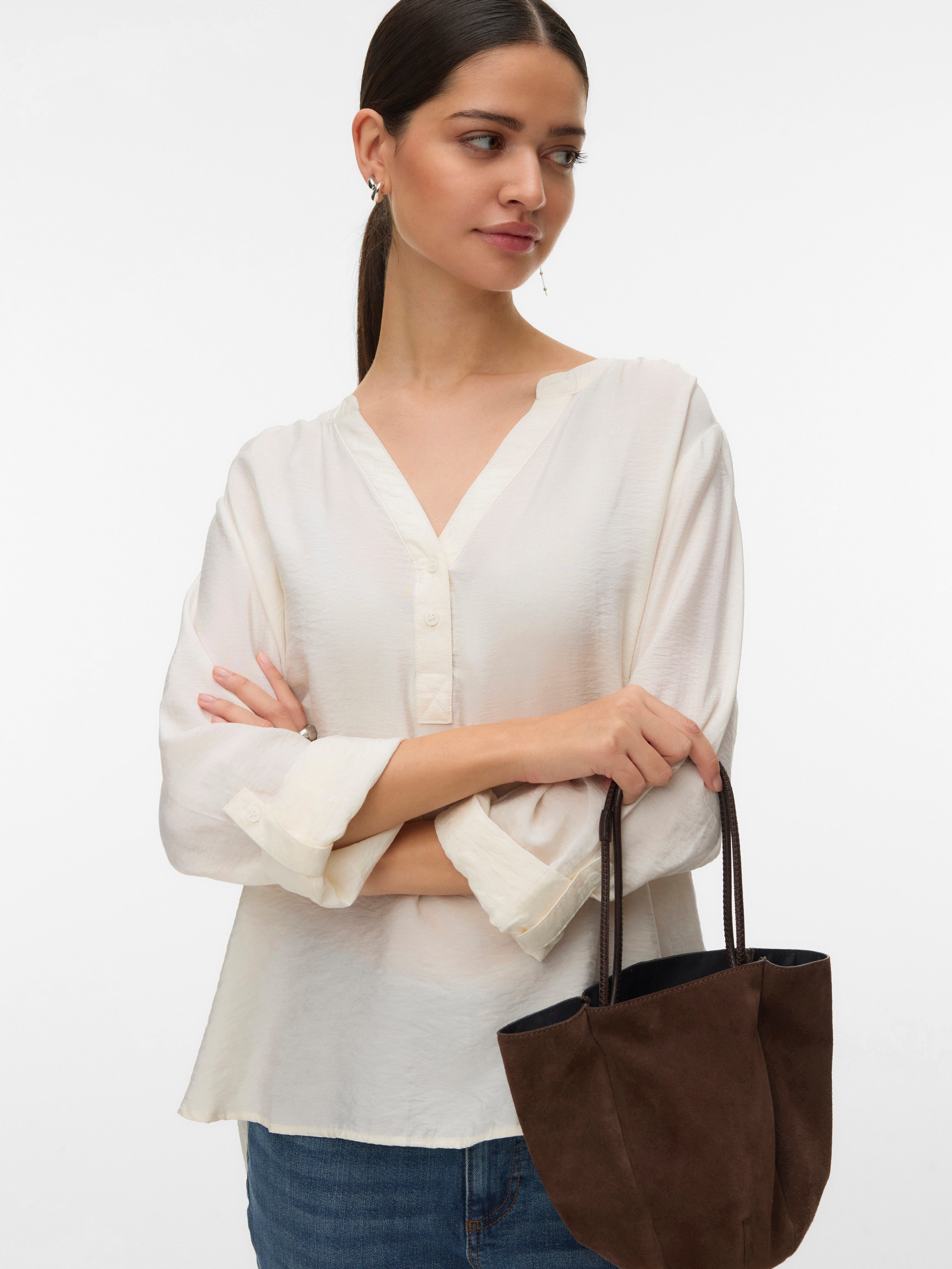 Blusenshirt VMKAJA LS V-NECK FOLD-UP TOP WVN