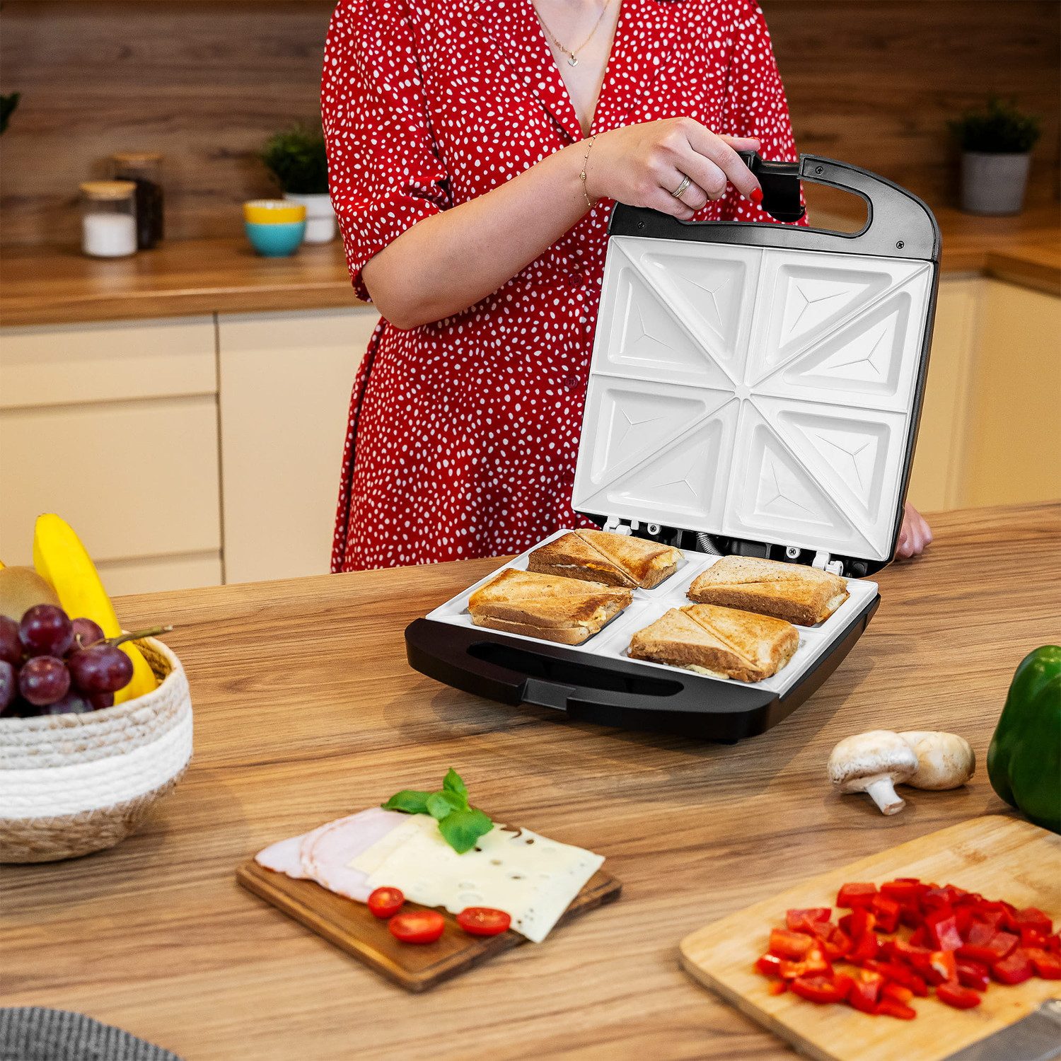 Teesa Sandwichmaker TSA3229B Sandwichtoaster mit Keramikeinsätzen für 4 Sandwiches, 1500 W, Thermostatische Steuerung
