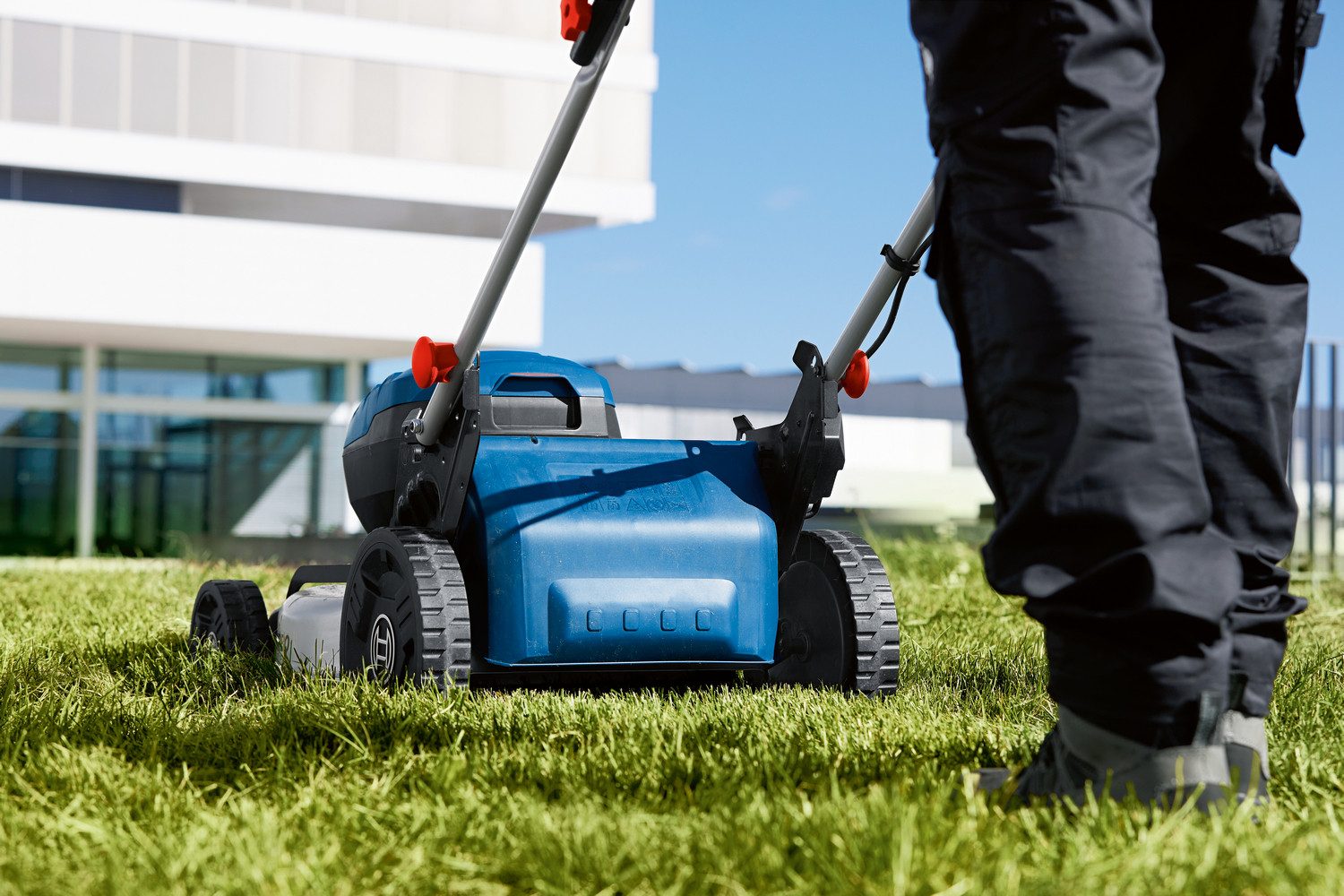 Bosch Professional Akkurasenmäher »GRA 18V2-46«, 46 cm Schnittbreite, ohne Akku, ohne Ladegerät