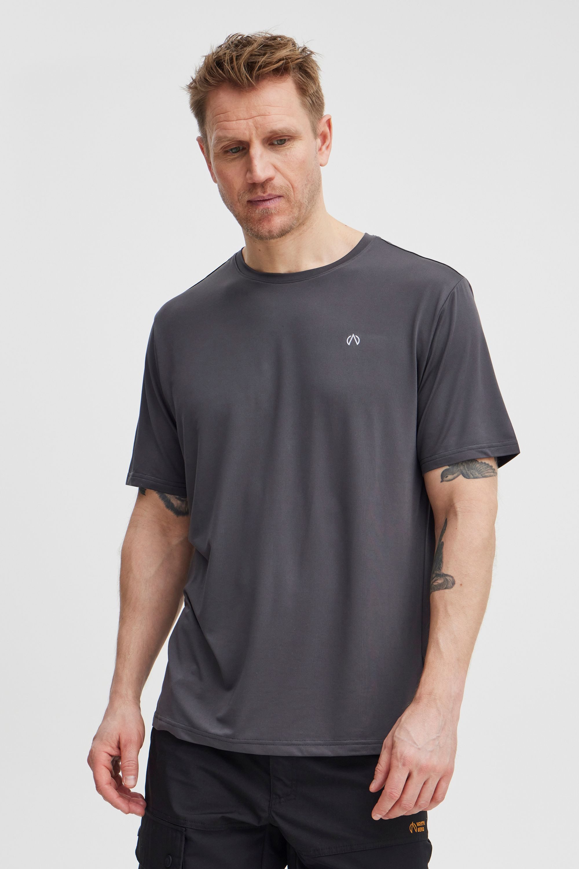 North Bend T-Shirt NBTergo Sportliches T-Shirt mit reflektierendem Logoprint. Reduzierter Preis € 14,99. Unverbindliche Preisempfehlung € 24,99