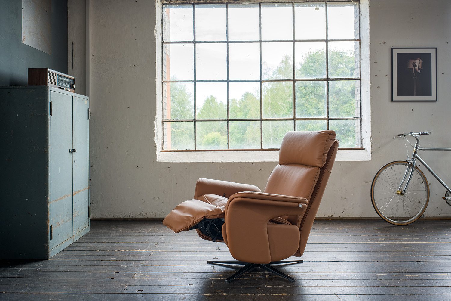 KAWOLA Relaxsessel NAMA Leder braun - Bequem & Drehbare Basis - Komfort, Drehbare Basis, Relaxfunktion & verstellbare Kopfstütze