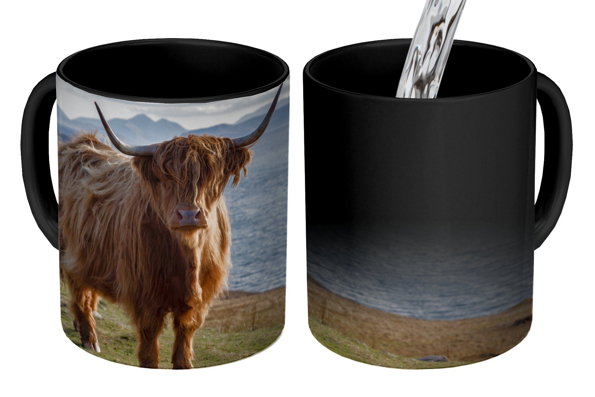 MuchoWow Tasse Schottische Highlander - Bergen - Meer, Keramik, Farbwechsel, Kaffeetassen, Teetasse, Zaubertasse, Geschenk