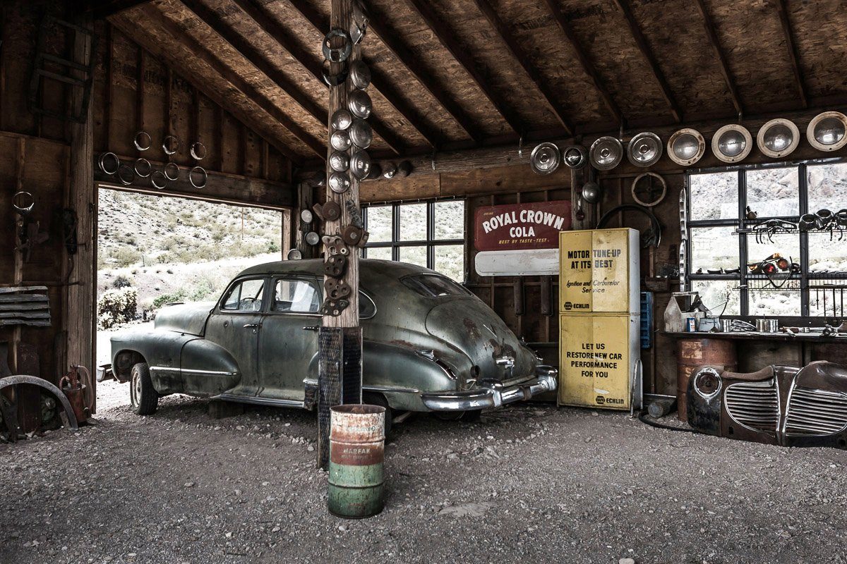 Papermoon Fototapete Altes Auto günstig online kaufen