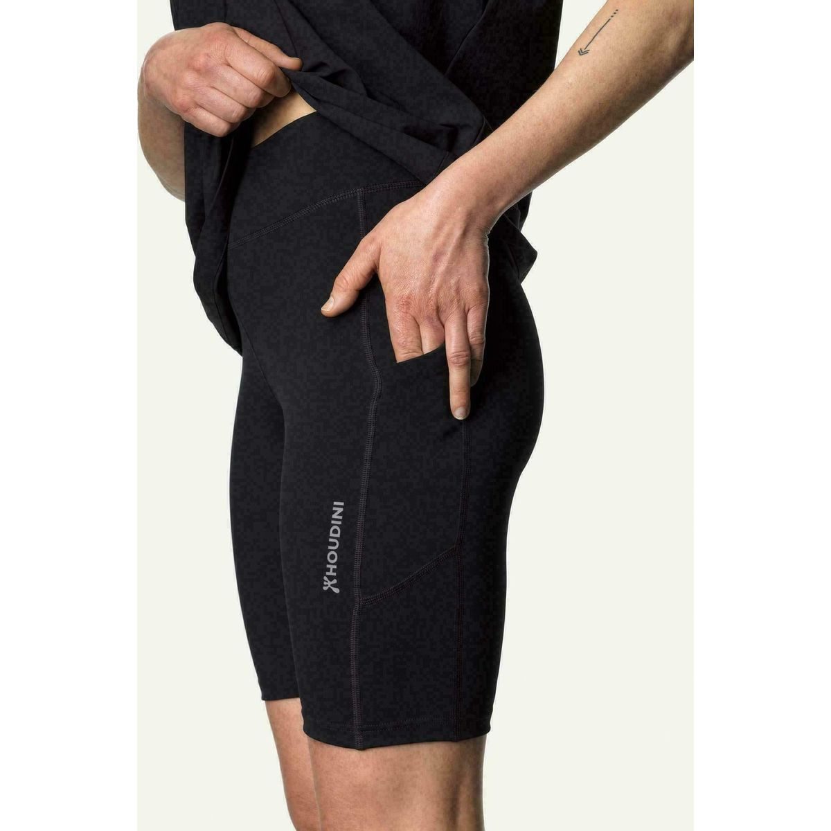Houdini Funktionsshorts W's Adventure Short Tights Leichte, dehnbare und strapazierfähige mittellange Performance-Tight